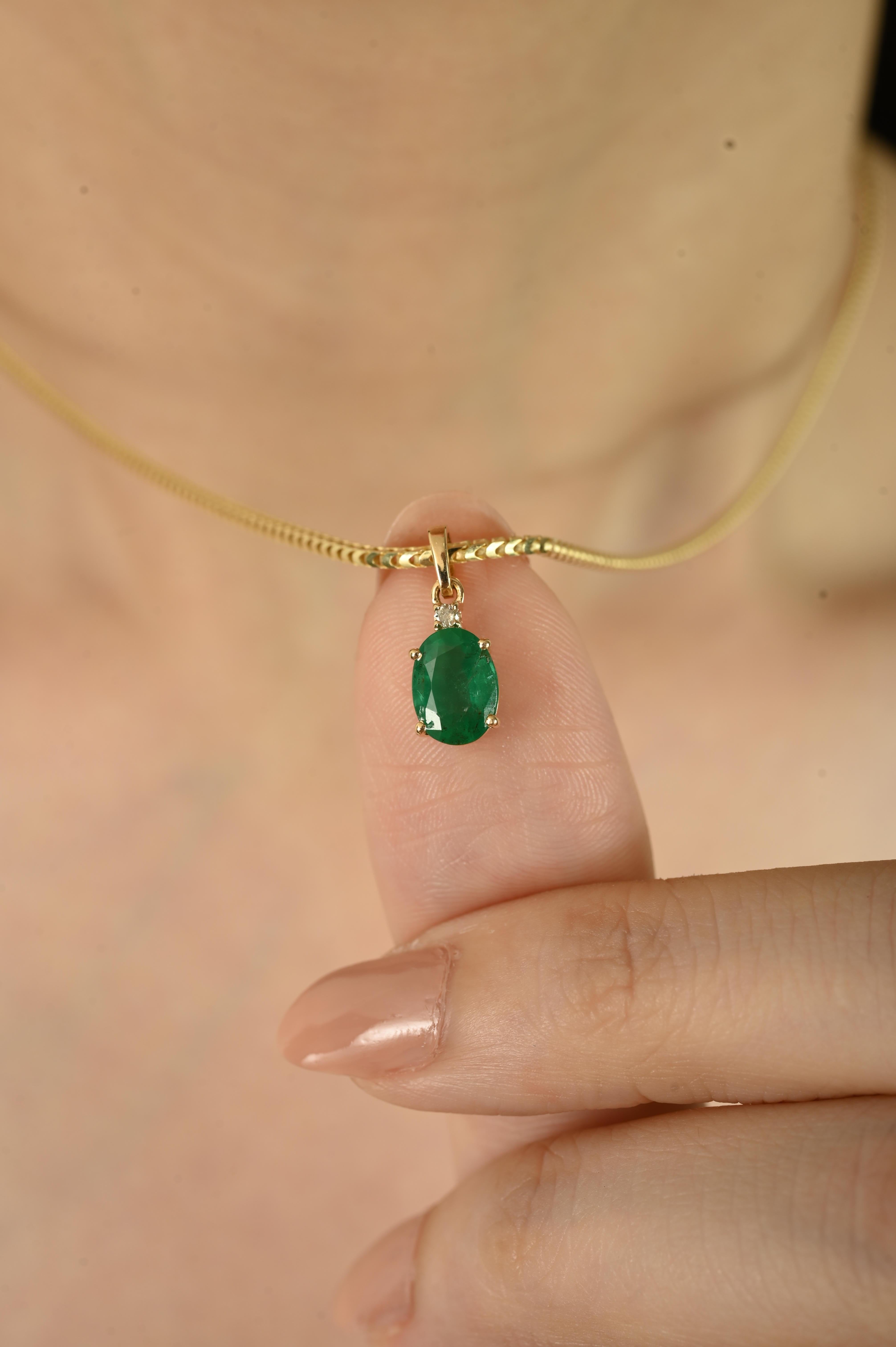 De las mujeres Timeless 1.28Ct Natural Zambian Emerald & Diamond Pendant in 14K Yellow Gold en venta