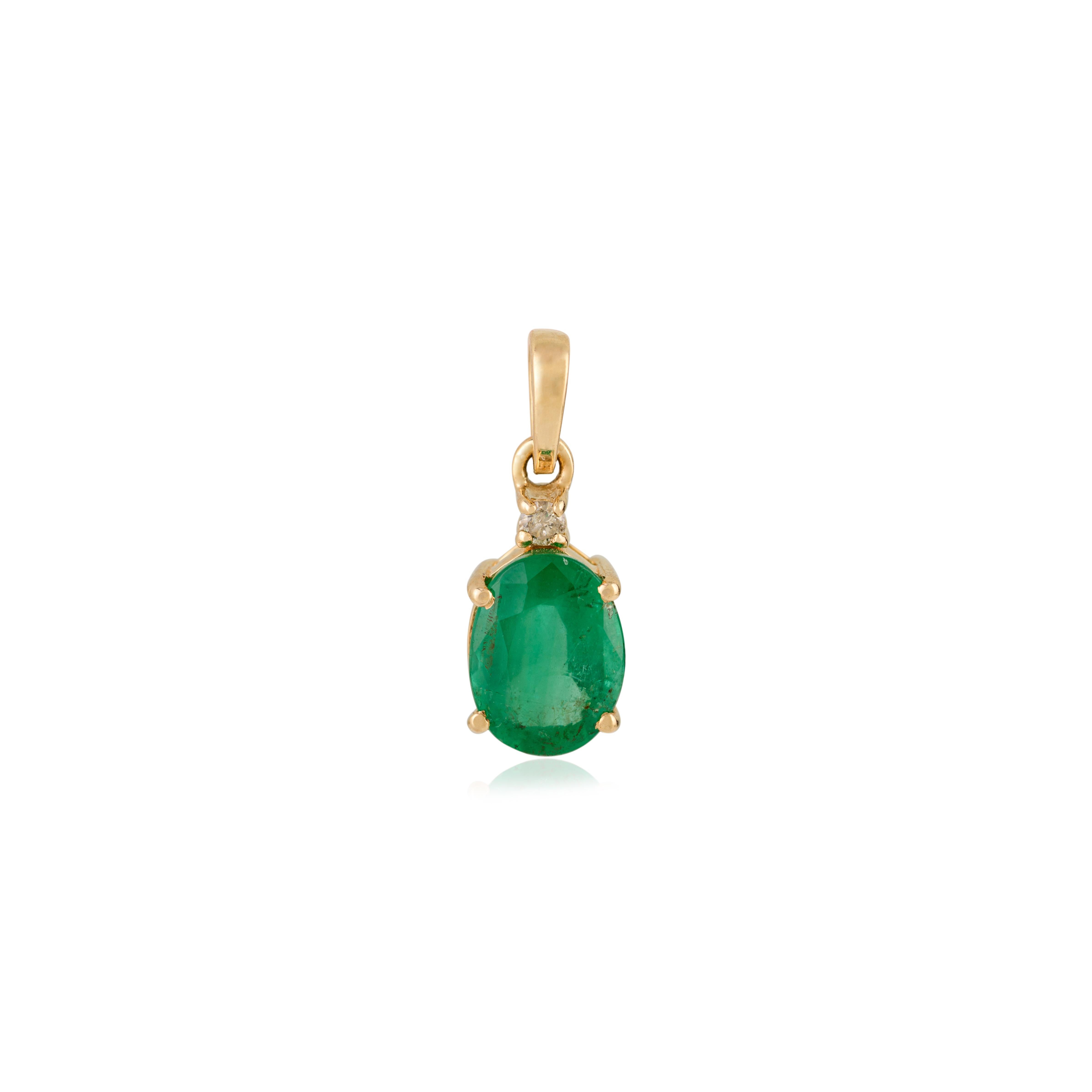 Timeless 1.28Ct Natural Zambian Emerald & Diamond Pendant in 14K Yellow Gold en venta 3