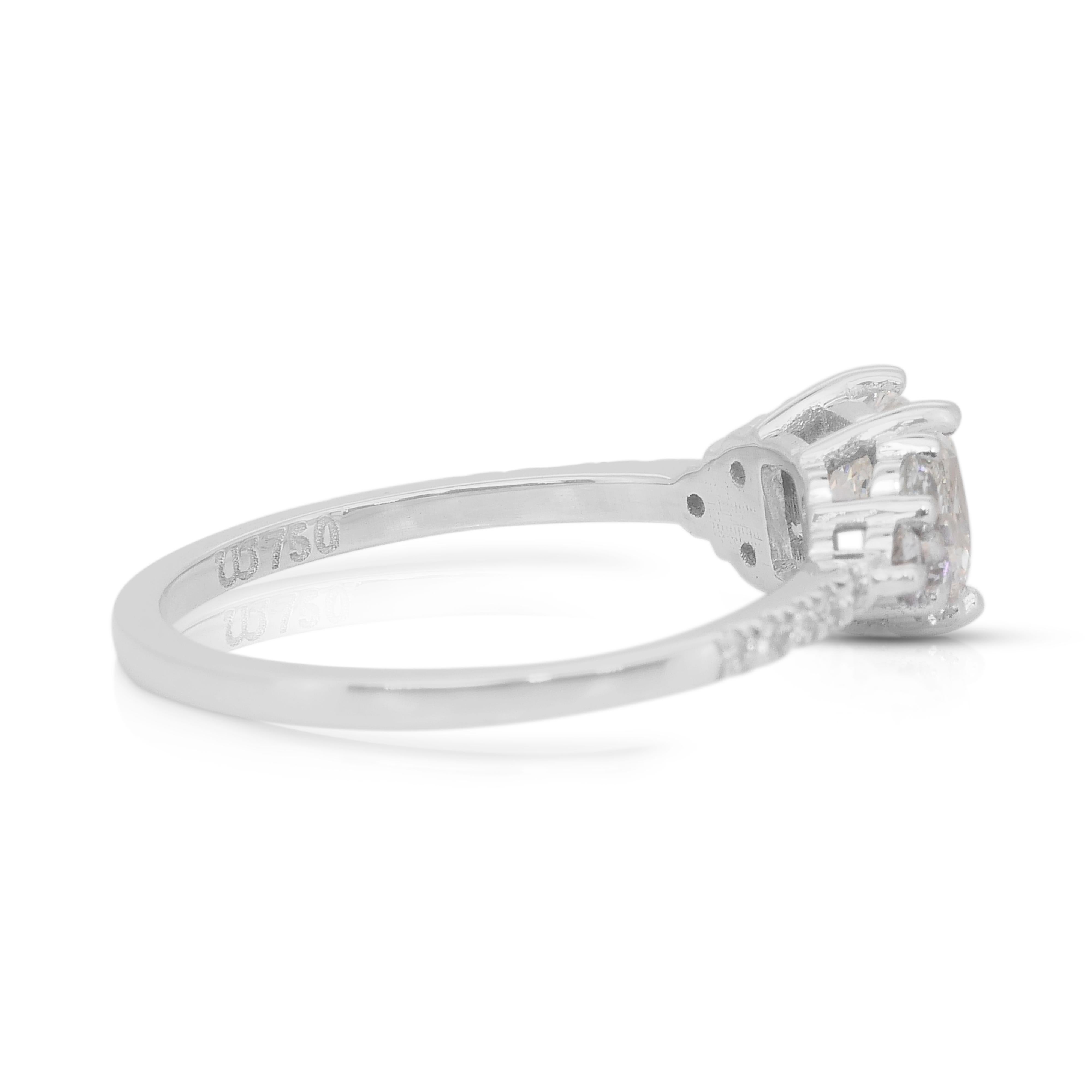 Donna Anello senza tempo con pavé di diamanti da 1,36 carati in oro bianco 18 carati - Certificato IGI in vendita