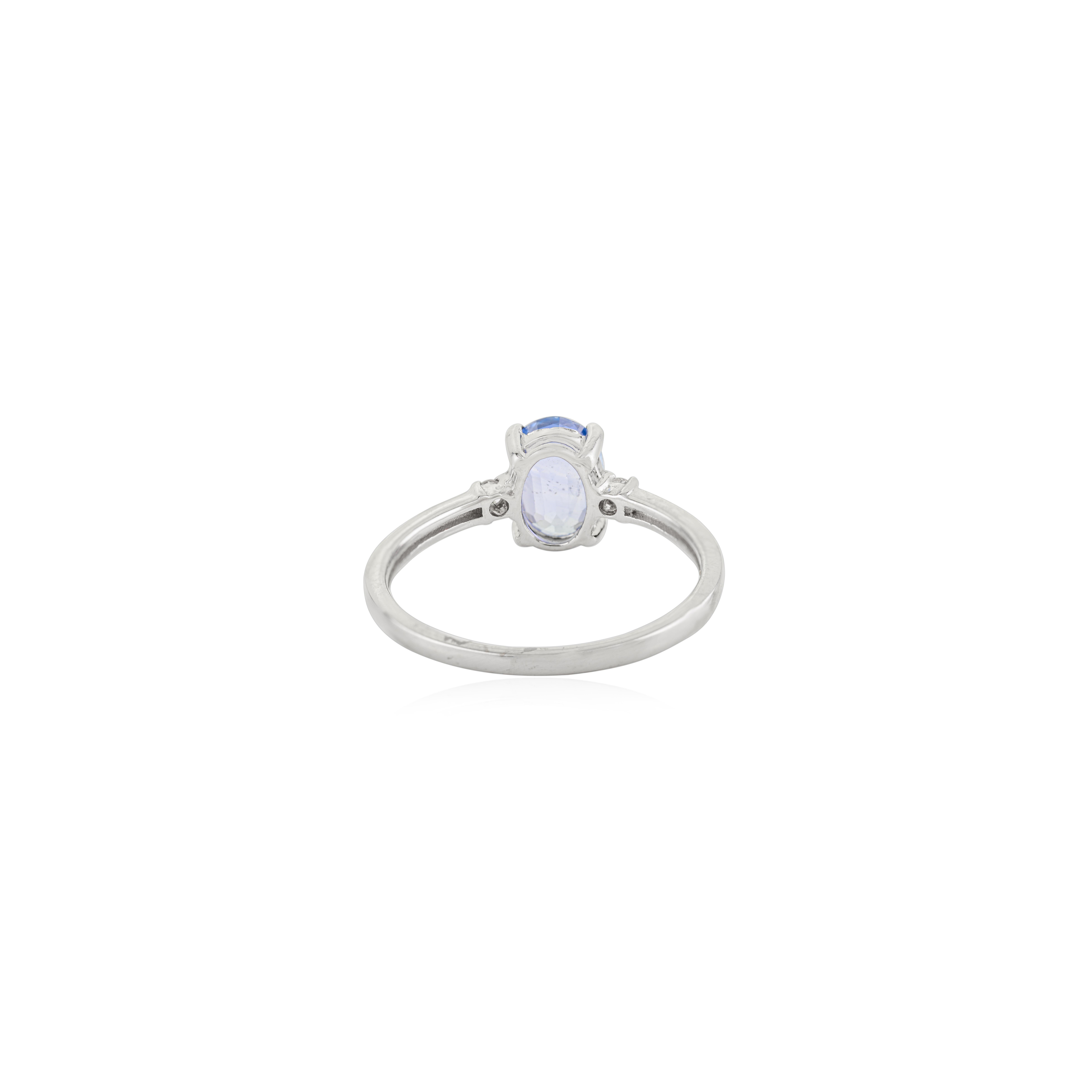 En vente :  Bague intemporelle en or blanc 14k à trois pierres, saphir ovale et diamant, pour femme 3