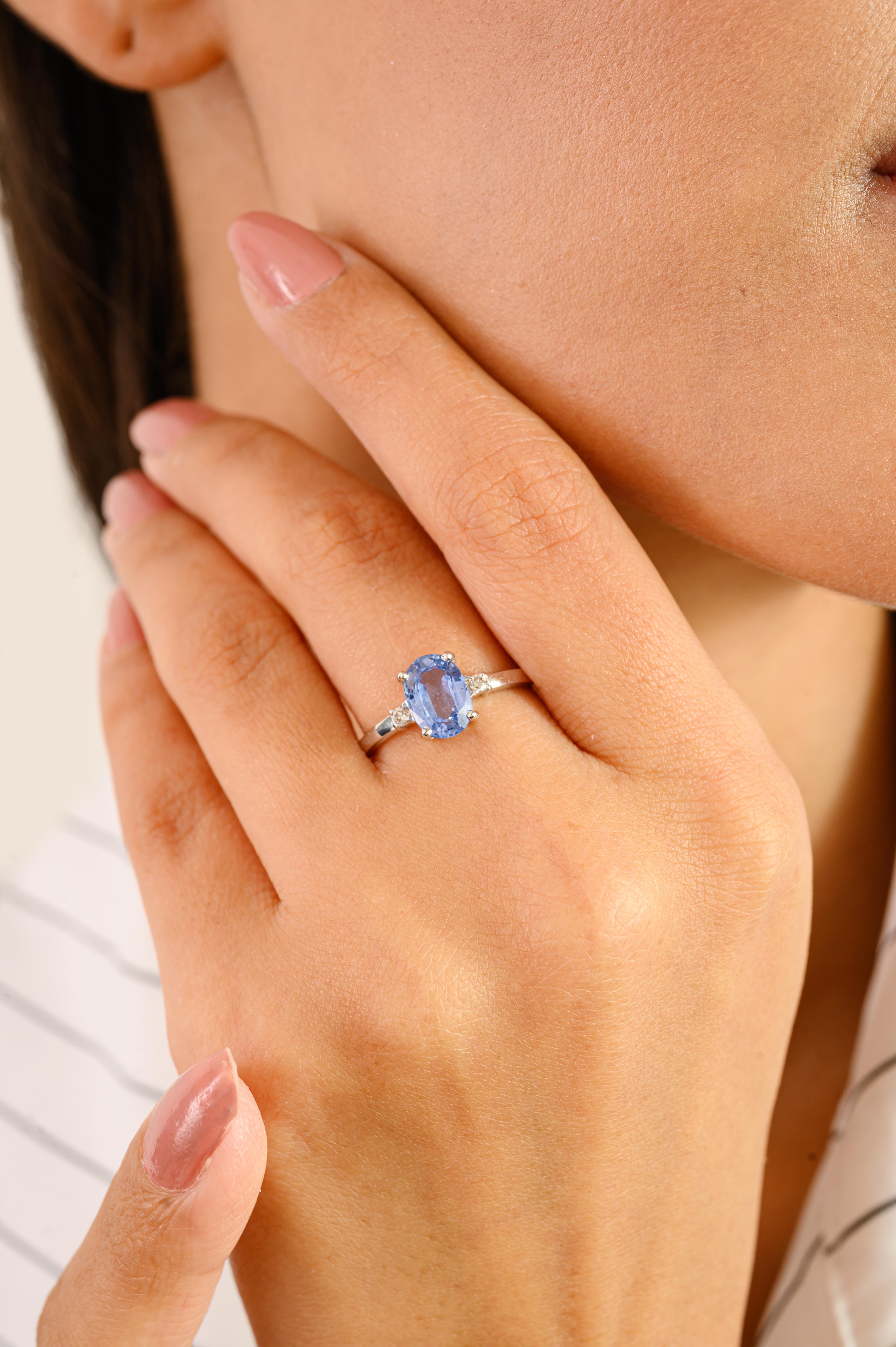 En vente :  Bague intemporelle en or blanc 14k à trois pierres, saphir ovale et diamant, pour femme 4