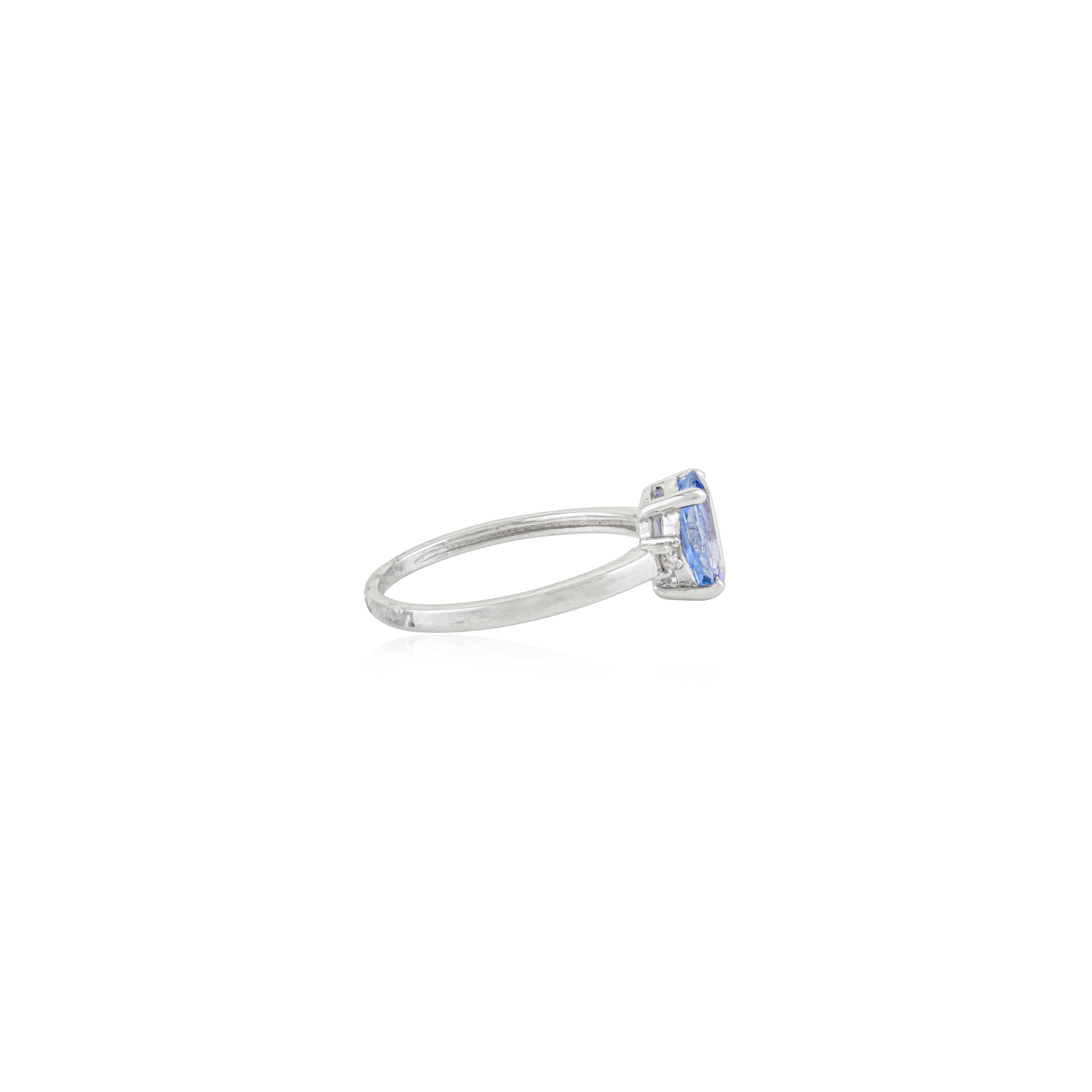 En vente :  Bague intemporelle en or blanc 14k à trois pierres, saphir ovale et diamant, pour femme 5