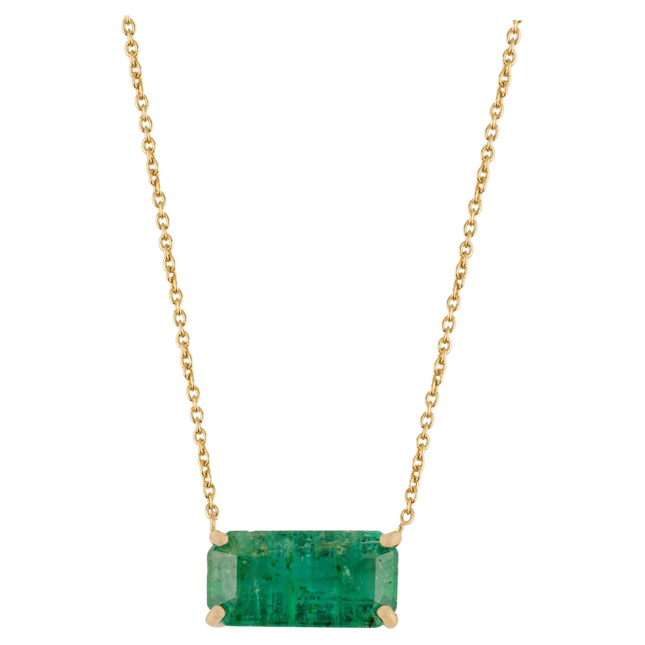 Zeitlose 14K Gelbgold Anhänger Halskette mit 2,41Ct Oktagon sambischen Smaragd im Angebot