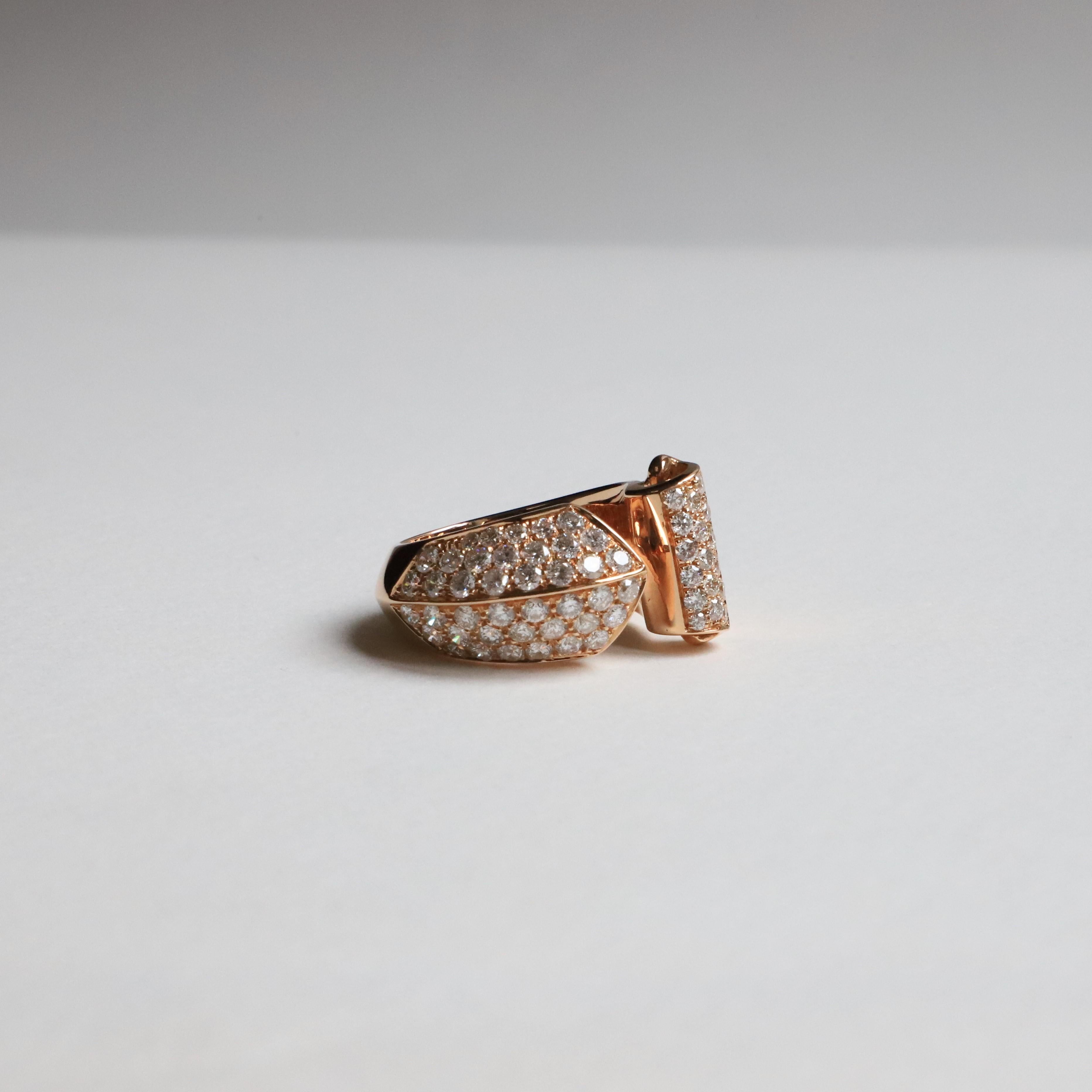 Deco Style 1.70 Carat White Diamonds 18 Karat Rose Gold Design Cocktail Ring In New Condition For Sale In Rome, IT