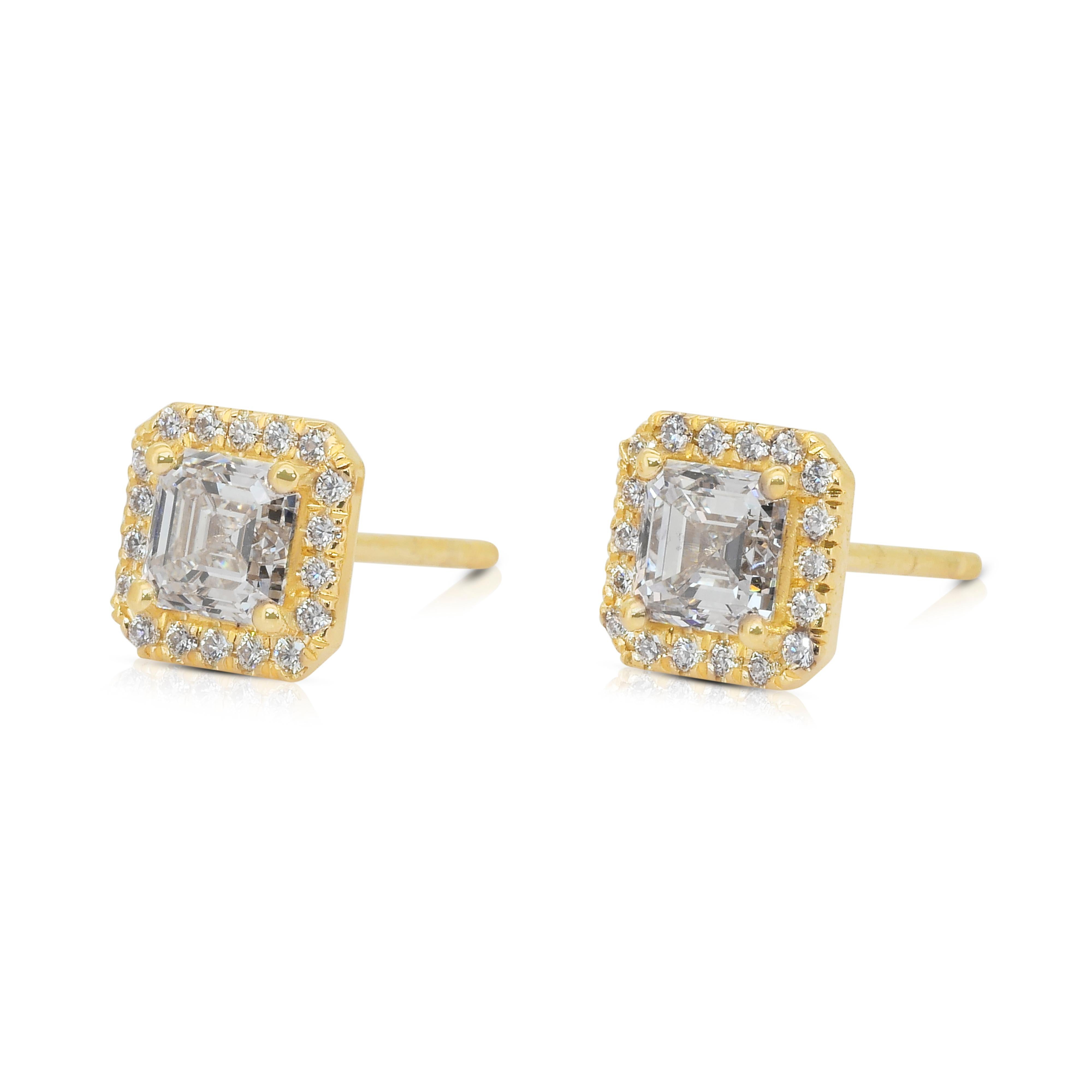 Timeless 1.76ct Diamonds Stud Earrings in 18k Yellow Gold - IGI Certified In New Condition For Sale In רמת גן, IL