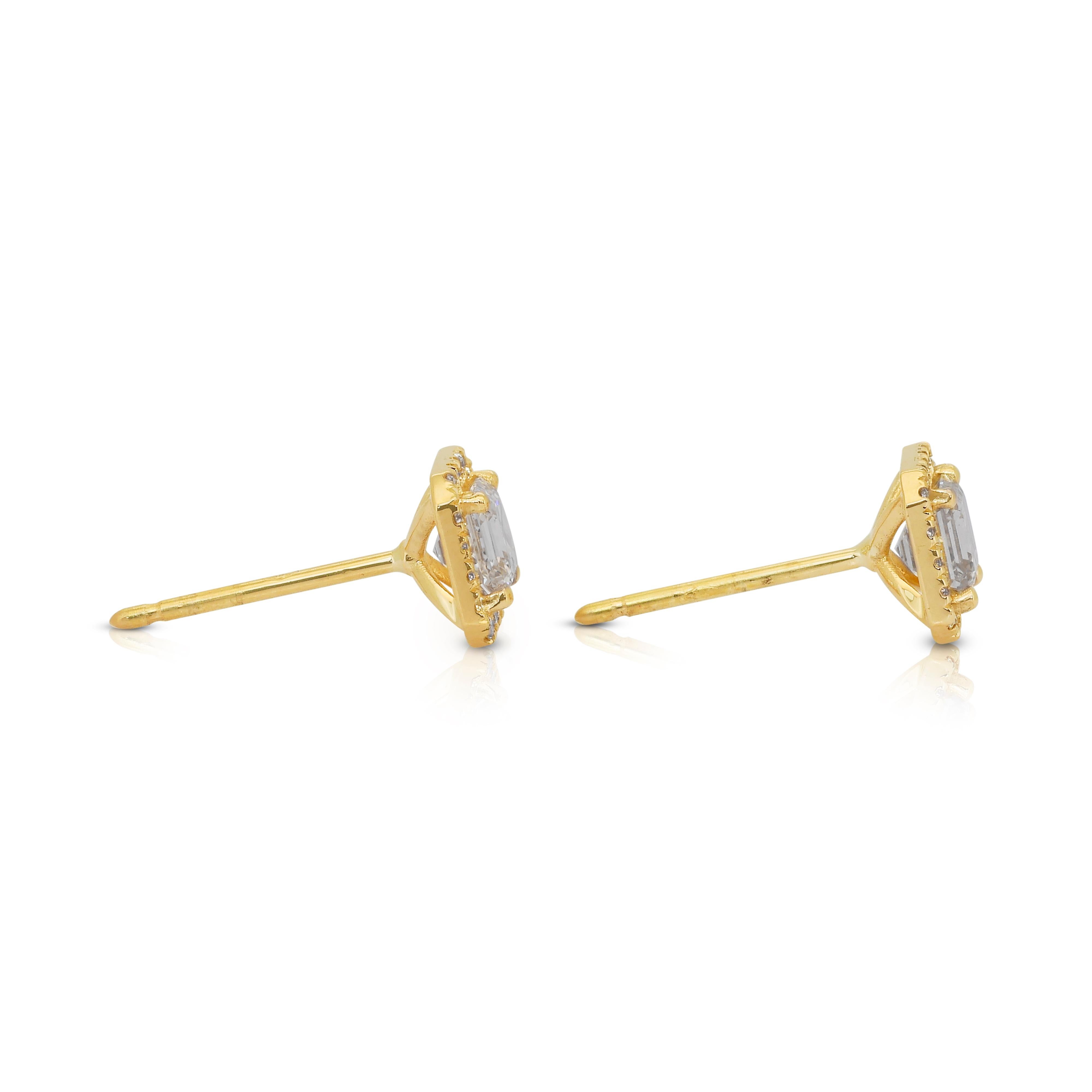 Timeless 1.76ct Diamonds Stud Earrings in 18k Yellow Gold - IGI Certified For Sale 1