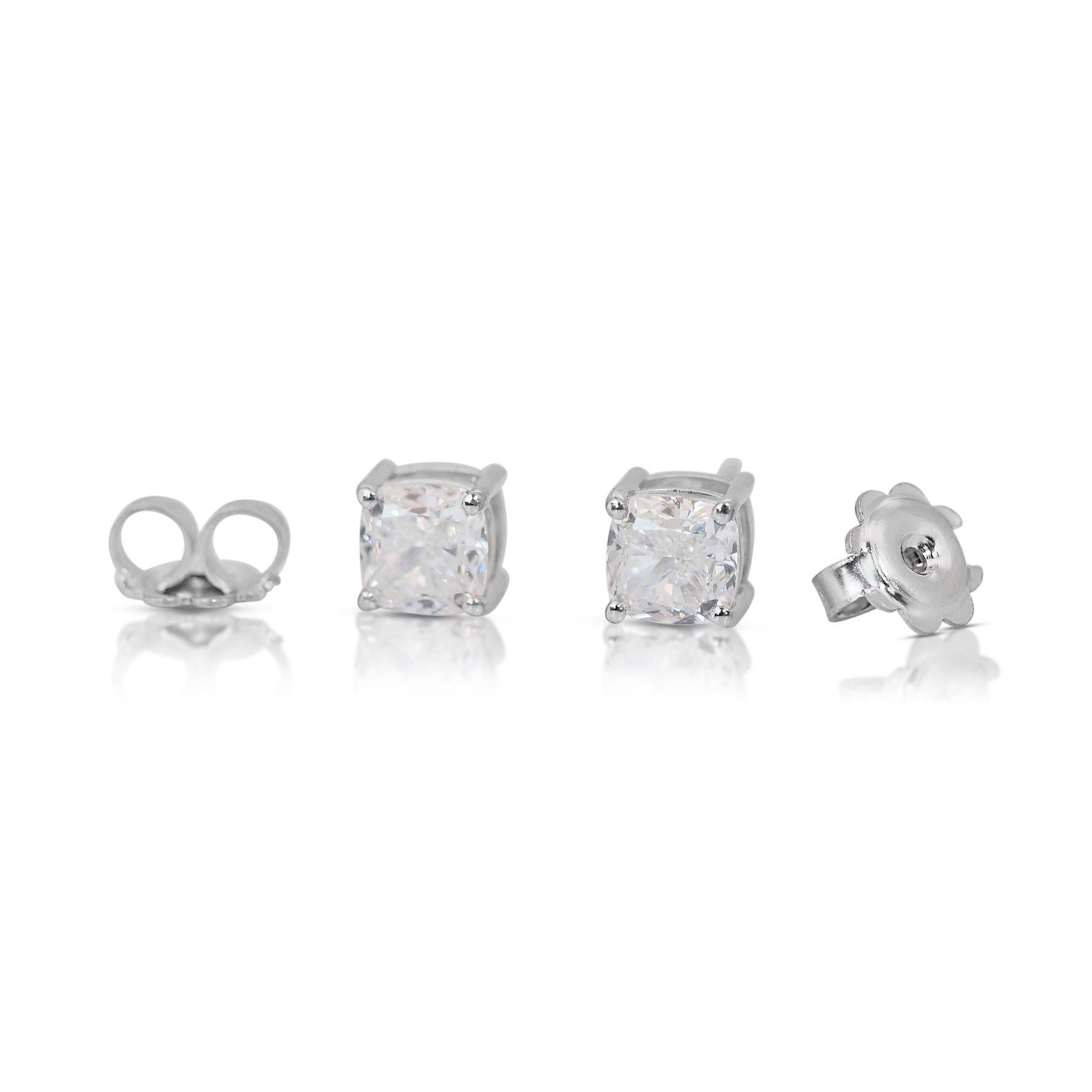 Pendientes intemporales con doble diamante de talla ideal excelente de 1,80 ct en venta 3