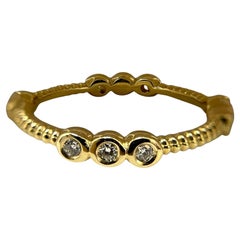 Timeless 18K Gold Ring mit 0,3 TCW schillernden Diamanten
