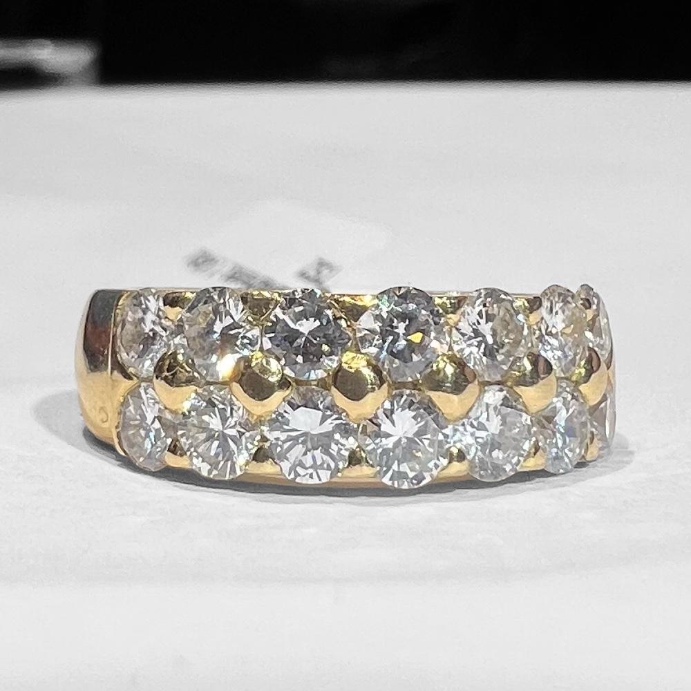 Bague intemporelle en or jaune 18 carats diamant demi-éternité, 1.40ct G/VS1 , Circa 1990 Unisexe en vente
