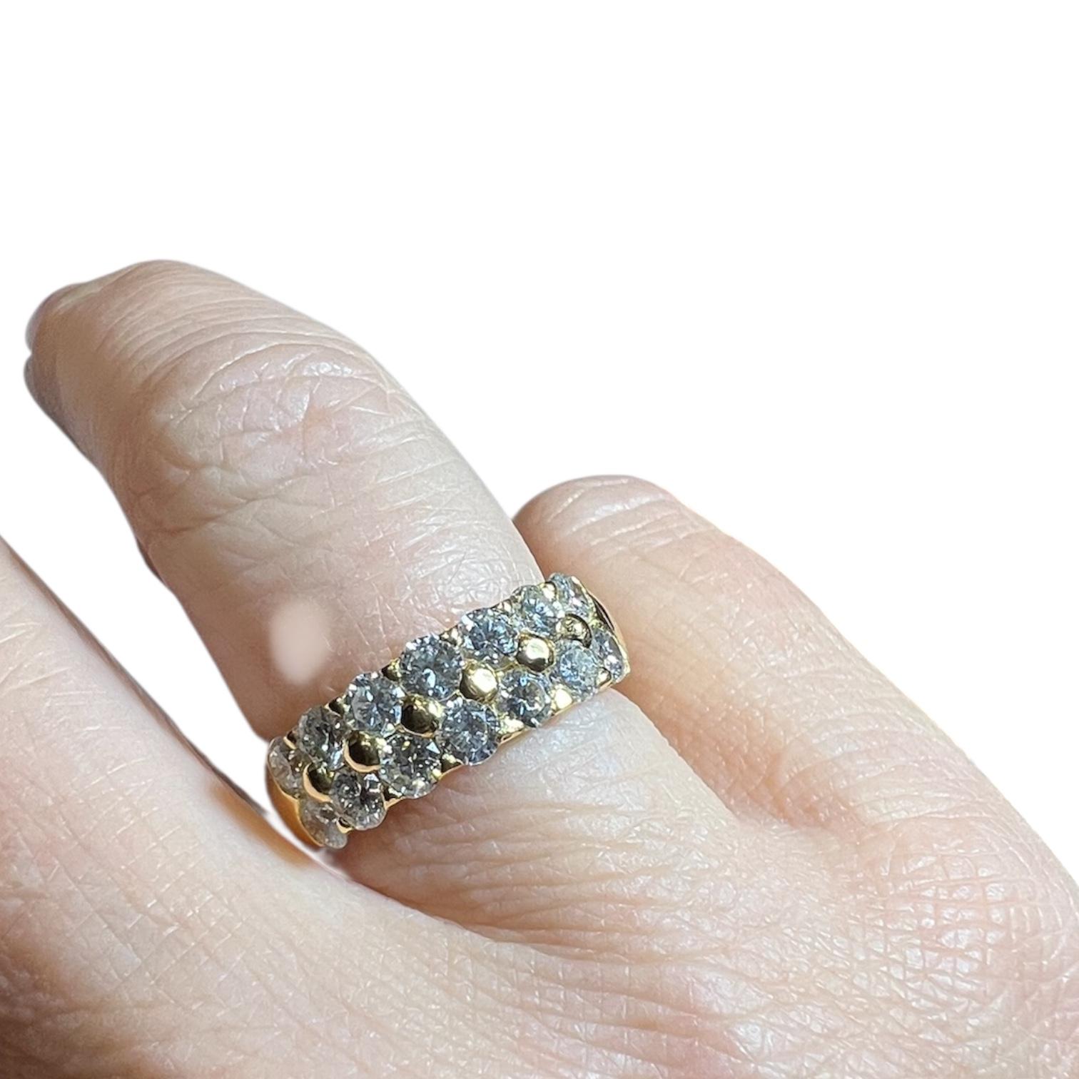 Bague intemporelle en or jaune 18 carats diamant demi-éternité, 1.40ct G/VS1 , Circa 1990 en vente 3