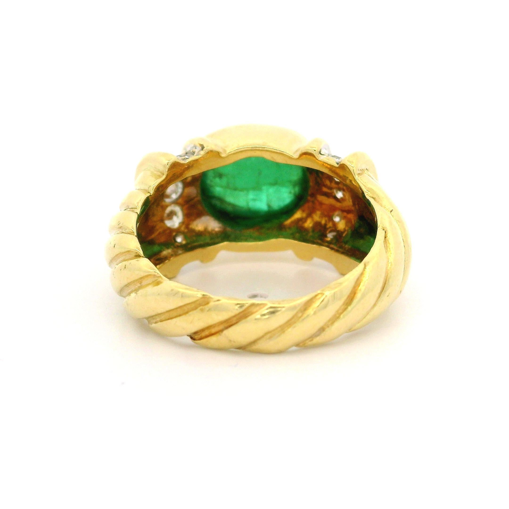 Timeless Bague en or jaune 18 carats GIA 3.05ctw Cabochon Emeraude Diamant Câble Torsadé 5