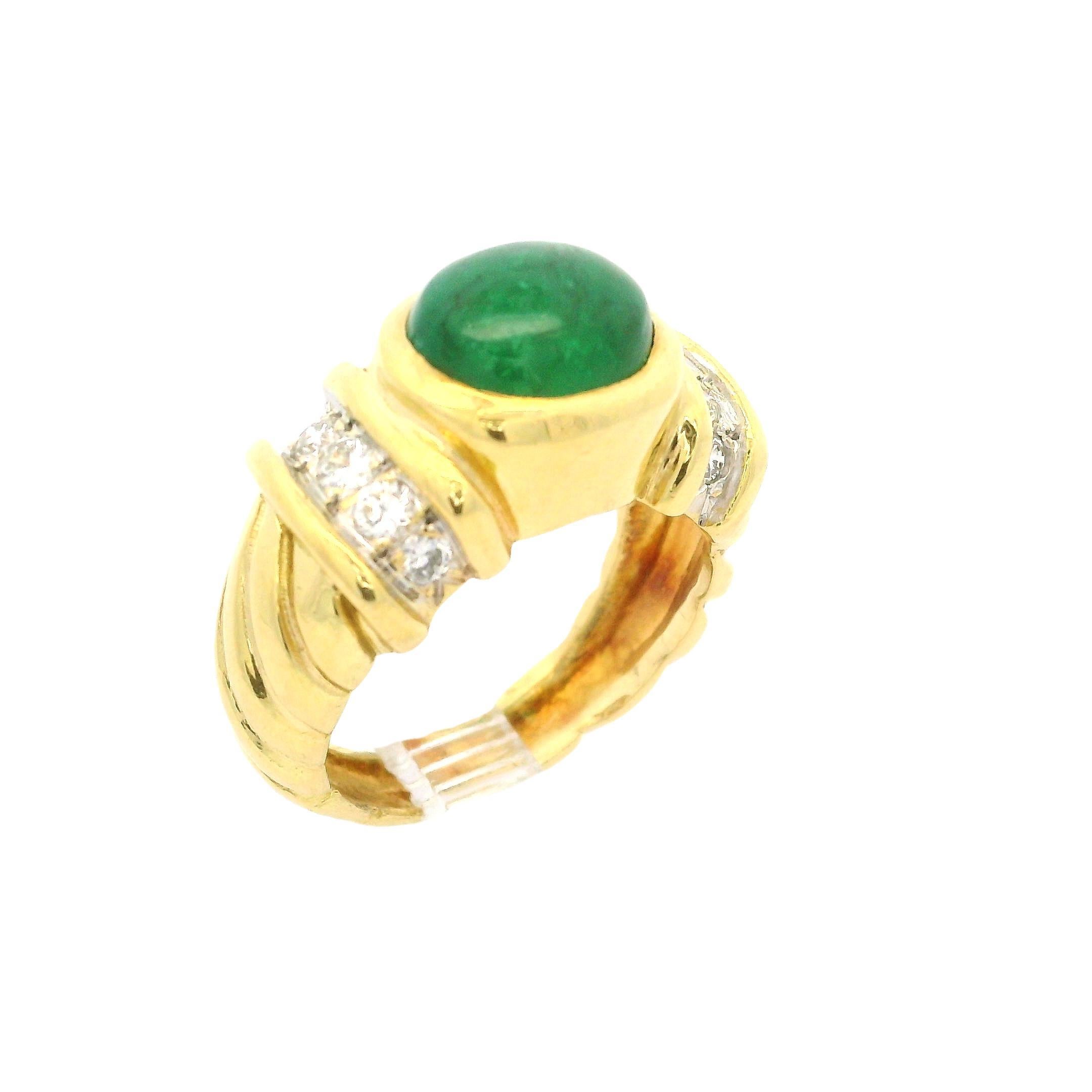 Timeless Bague en or jaune 18 carats GIA 3.05ctw Cabochon Emeraude Diamant Câble Torsadé 8
