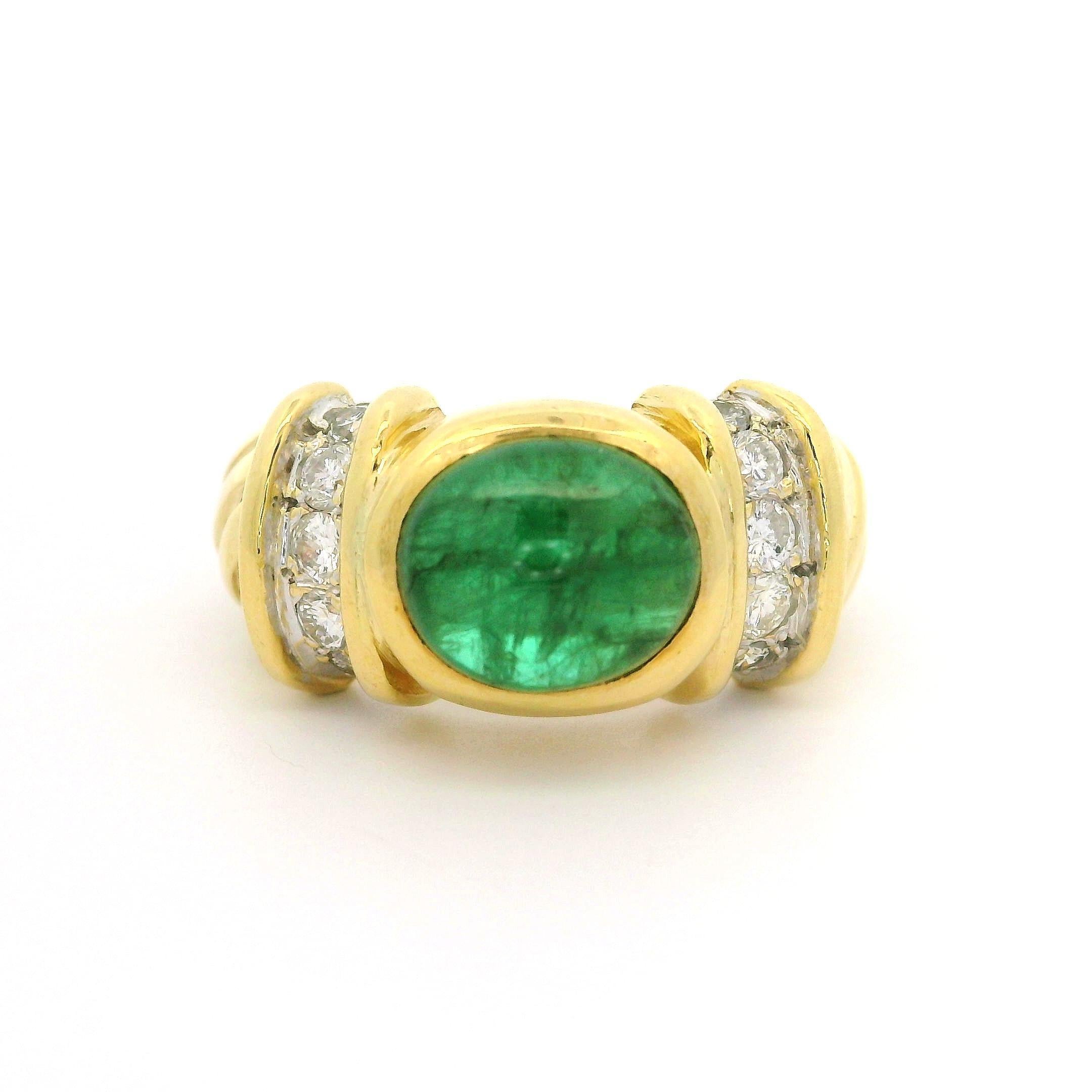 Timeless Bague en or jaune 18 carats GIA 3.05ctw Cabochon Emeraude Diamant Câble Torsadé 2
