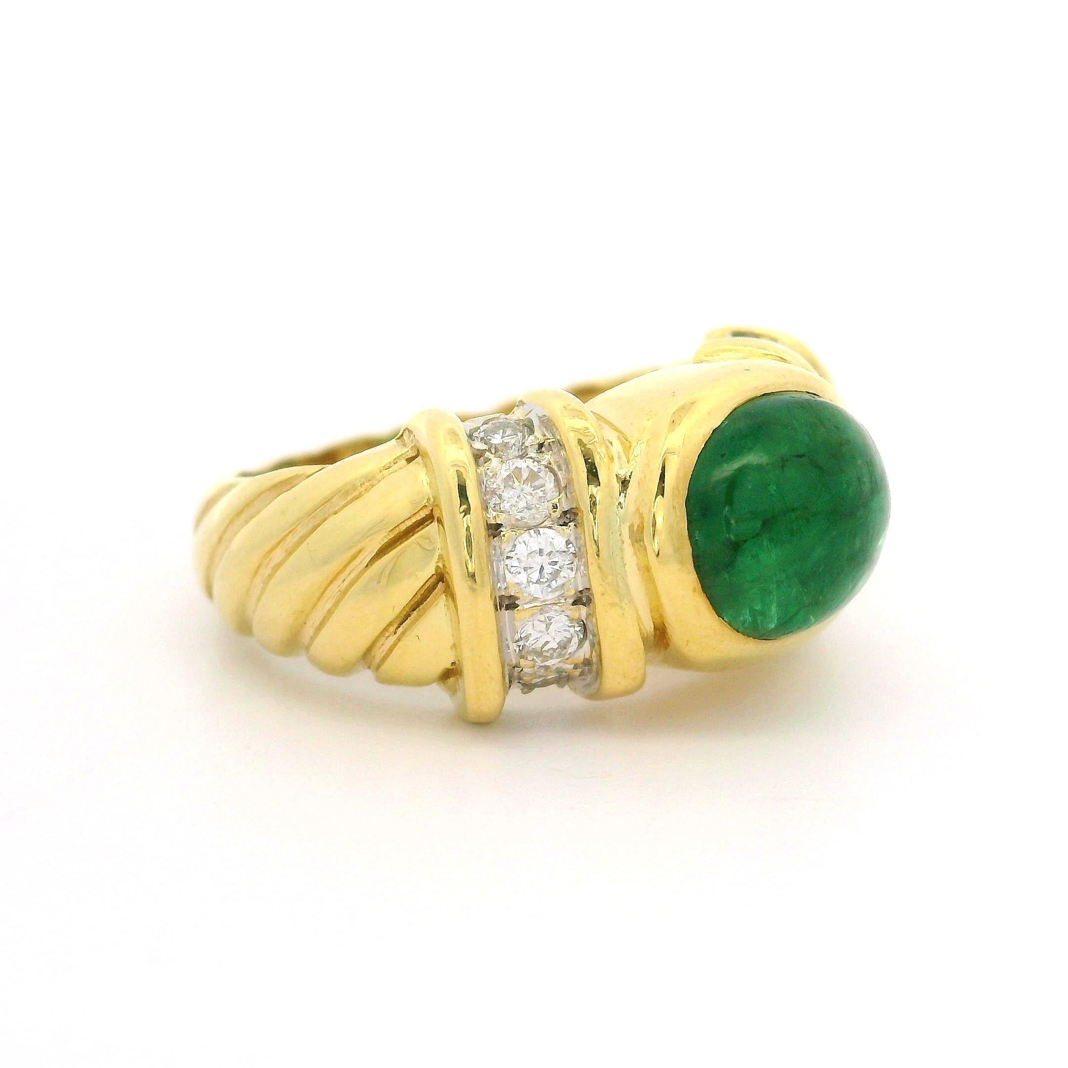 Timeless Bague en or jaune 18 carats GIA 3.05ctw Cabochon Emeraude Diamant Câble Torsadé 3
