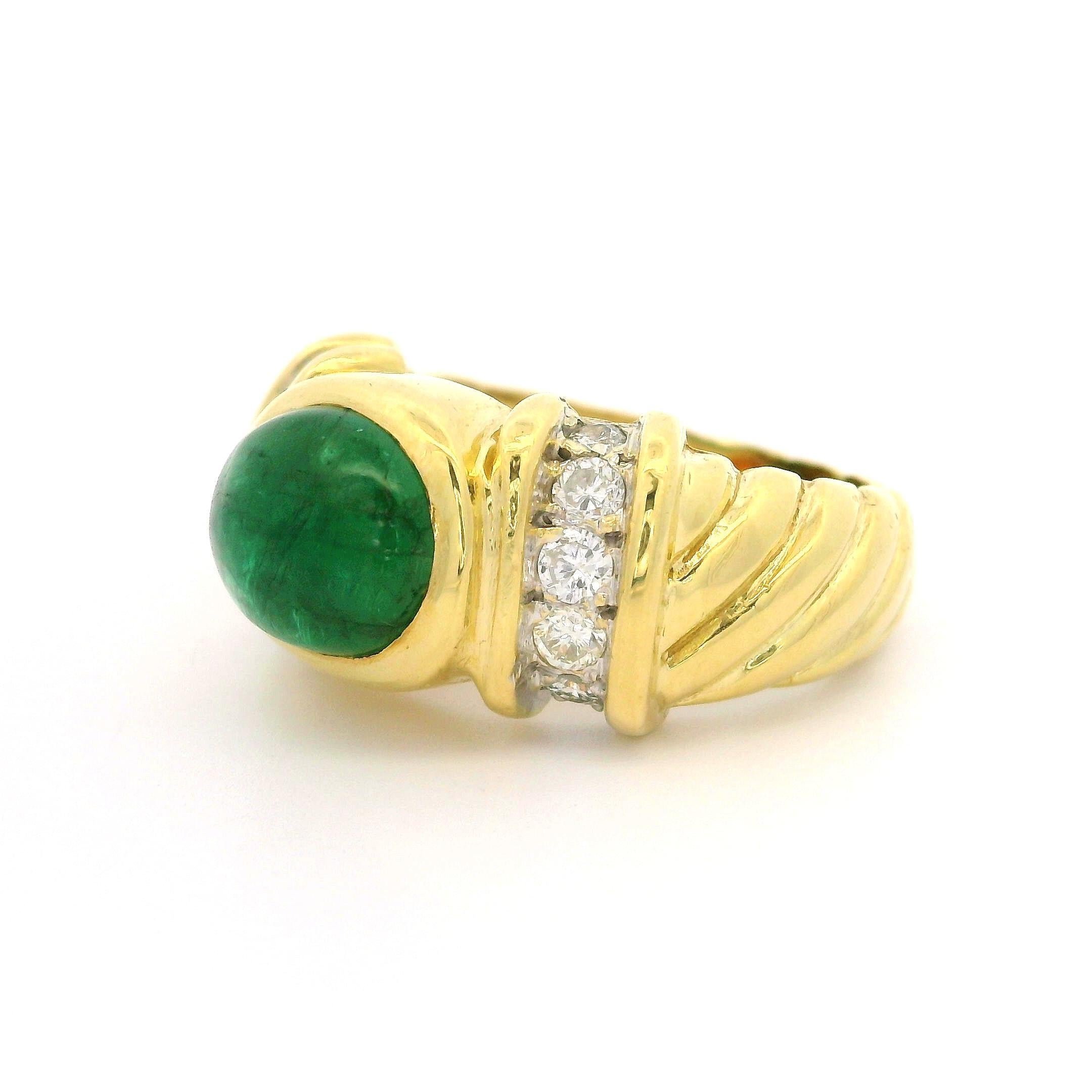 Timeless Bague en or jaune 18 carats GIA 3.05ctw Cabochon Emeraude Diamant Câble Torsadé 4