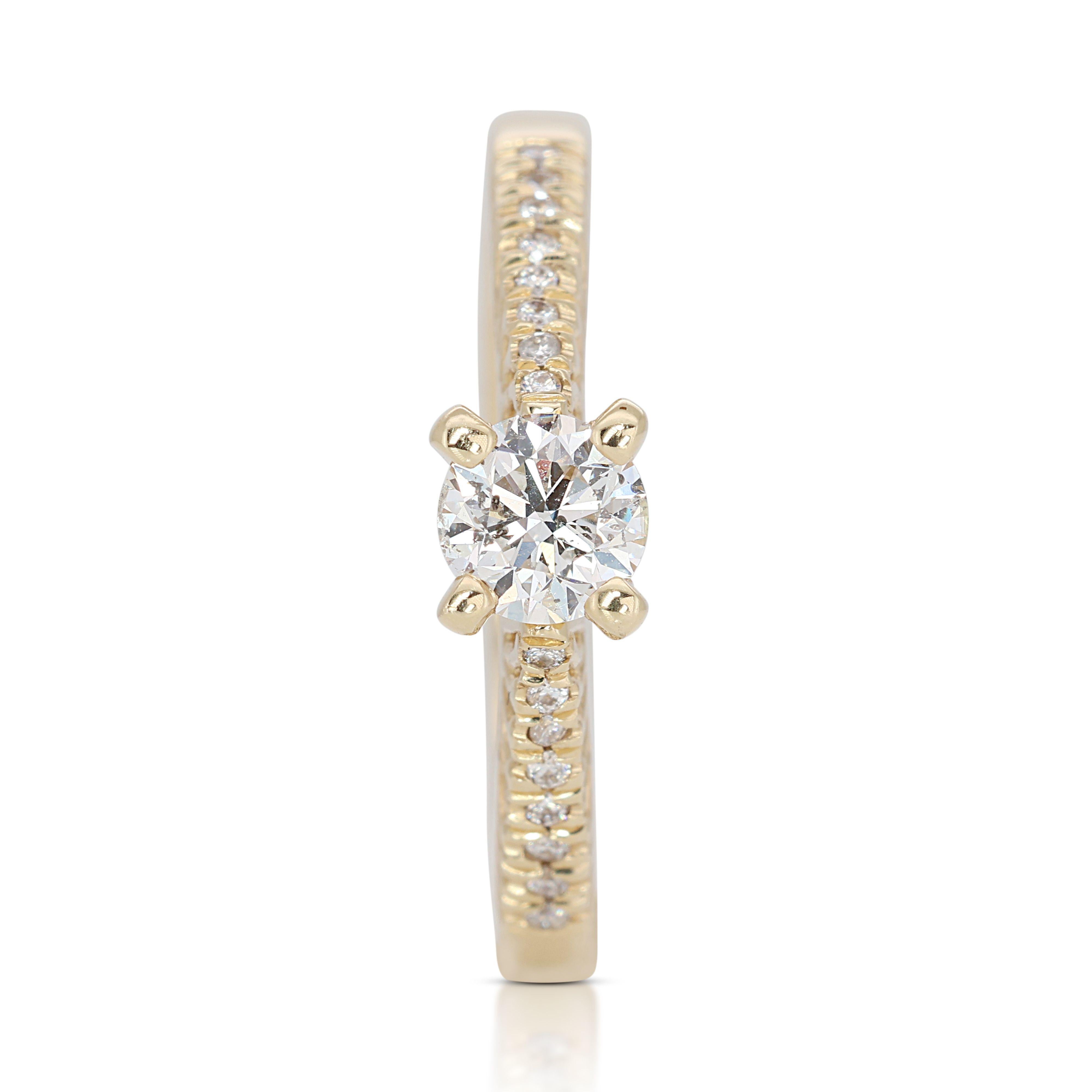 Timeless 18K Yellow Gold with 0.40ct H-Grade Diamond Ring In New Condition For Sale In רמת גן, IL