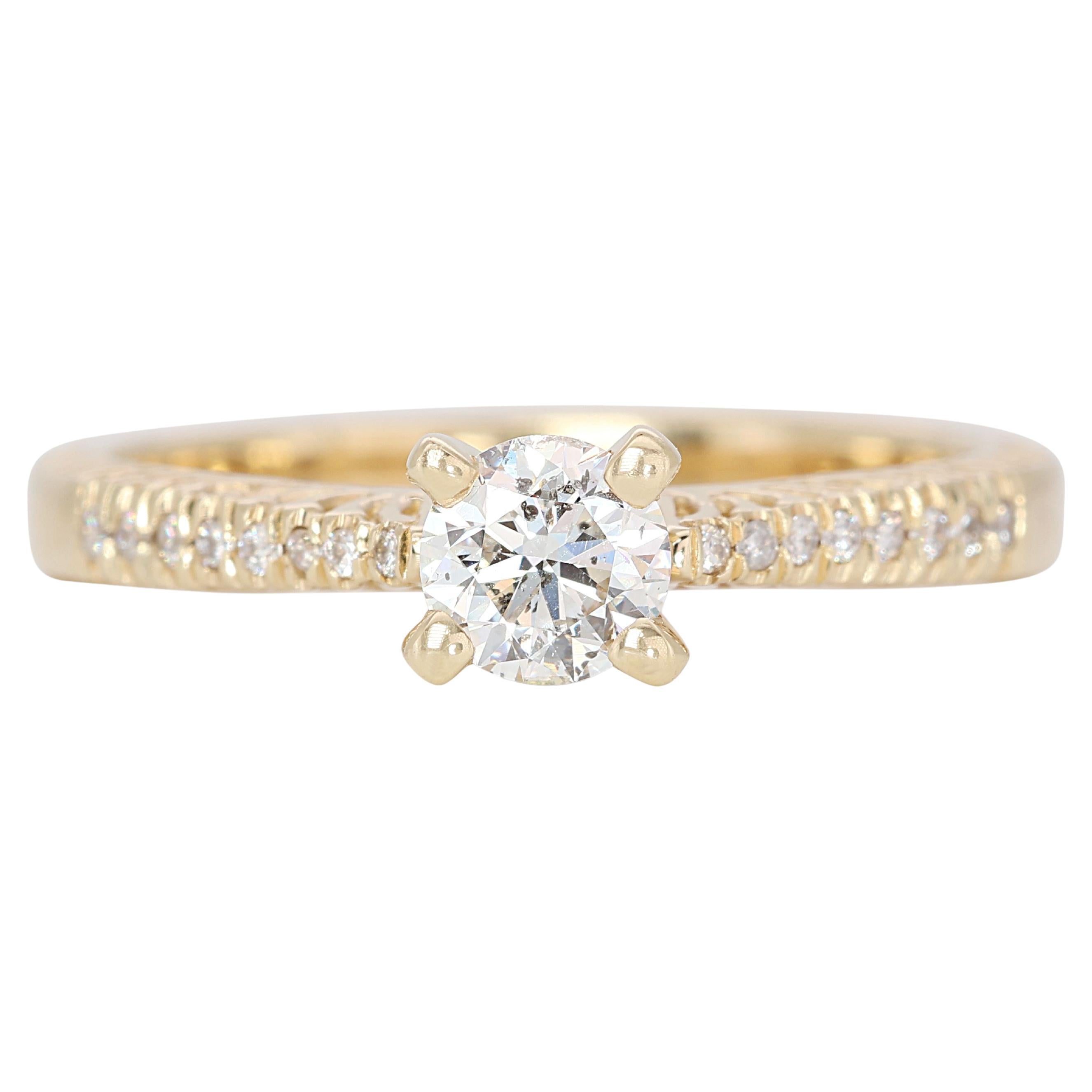 Timeless 18K Yellow Gold with 0.40ct H-Grade Diamond Ring For Sale