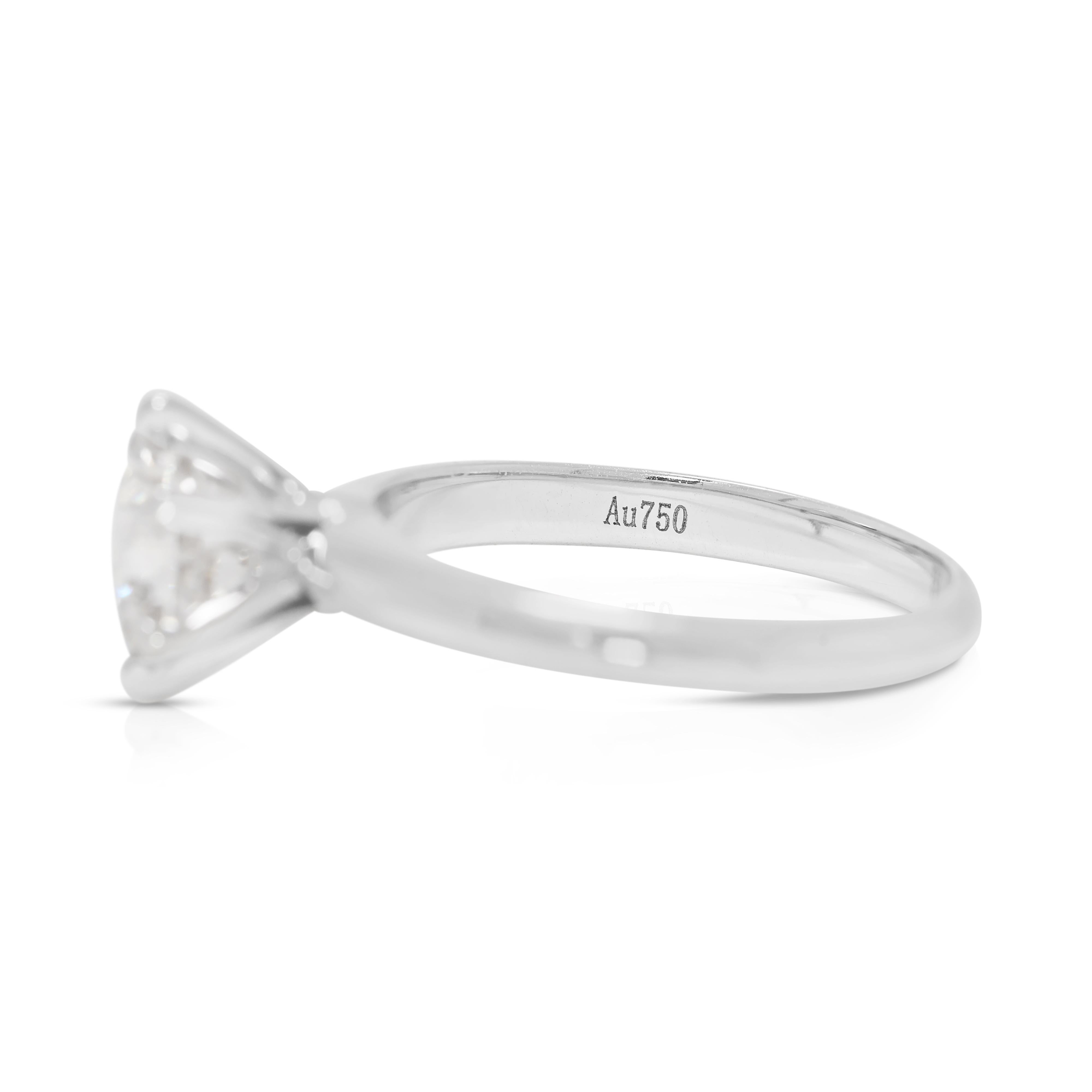 Timeless 1ct Natural Diamond Solitaire Ring in 18k White Gold In Excellent Condition For Sale In רמת גן, IL