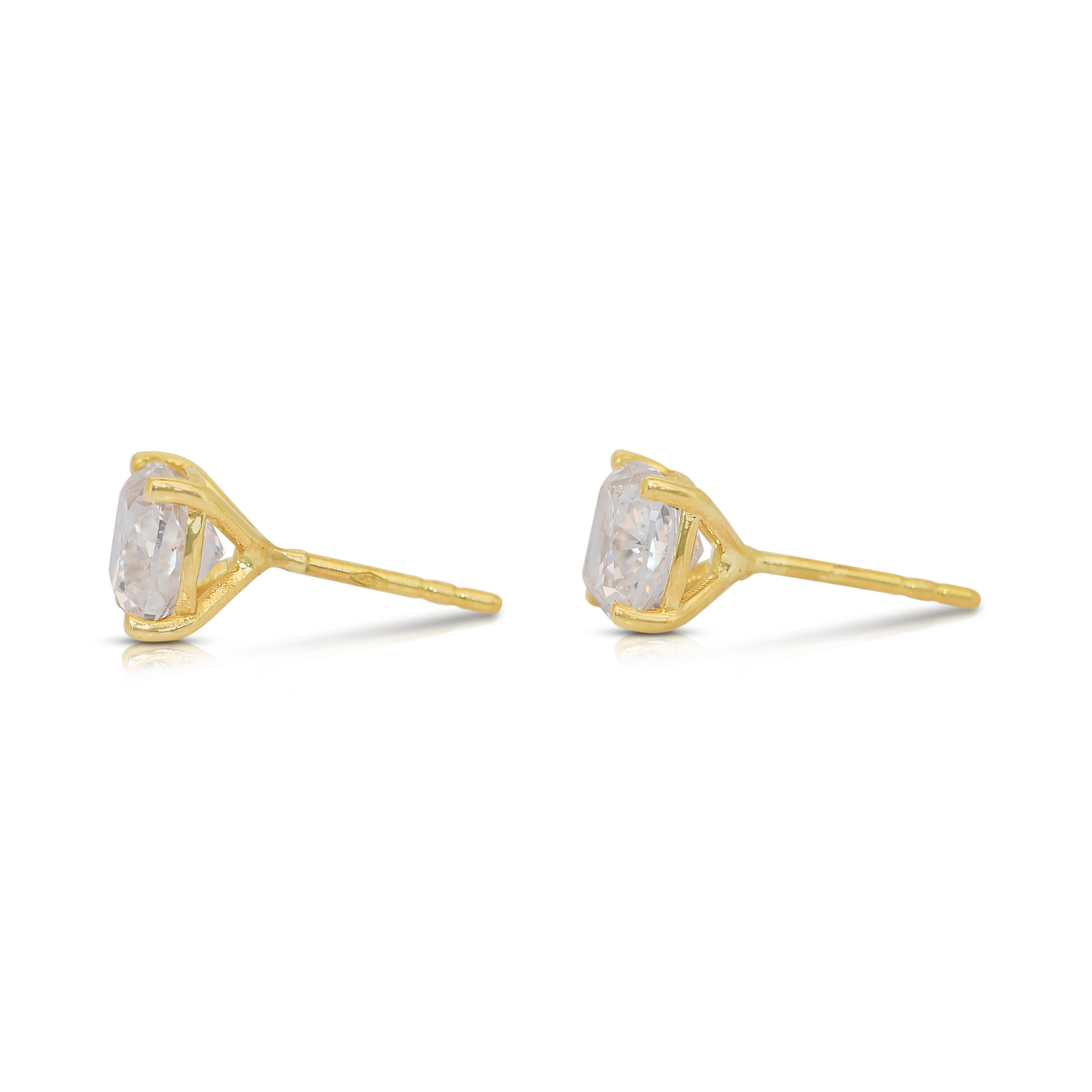 Boucles d'oreilles intemporelles en or jaune 18 carats et diamants de 3.02ct - IGI Certified en vente 1