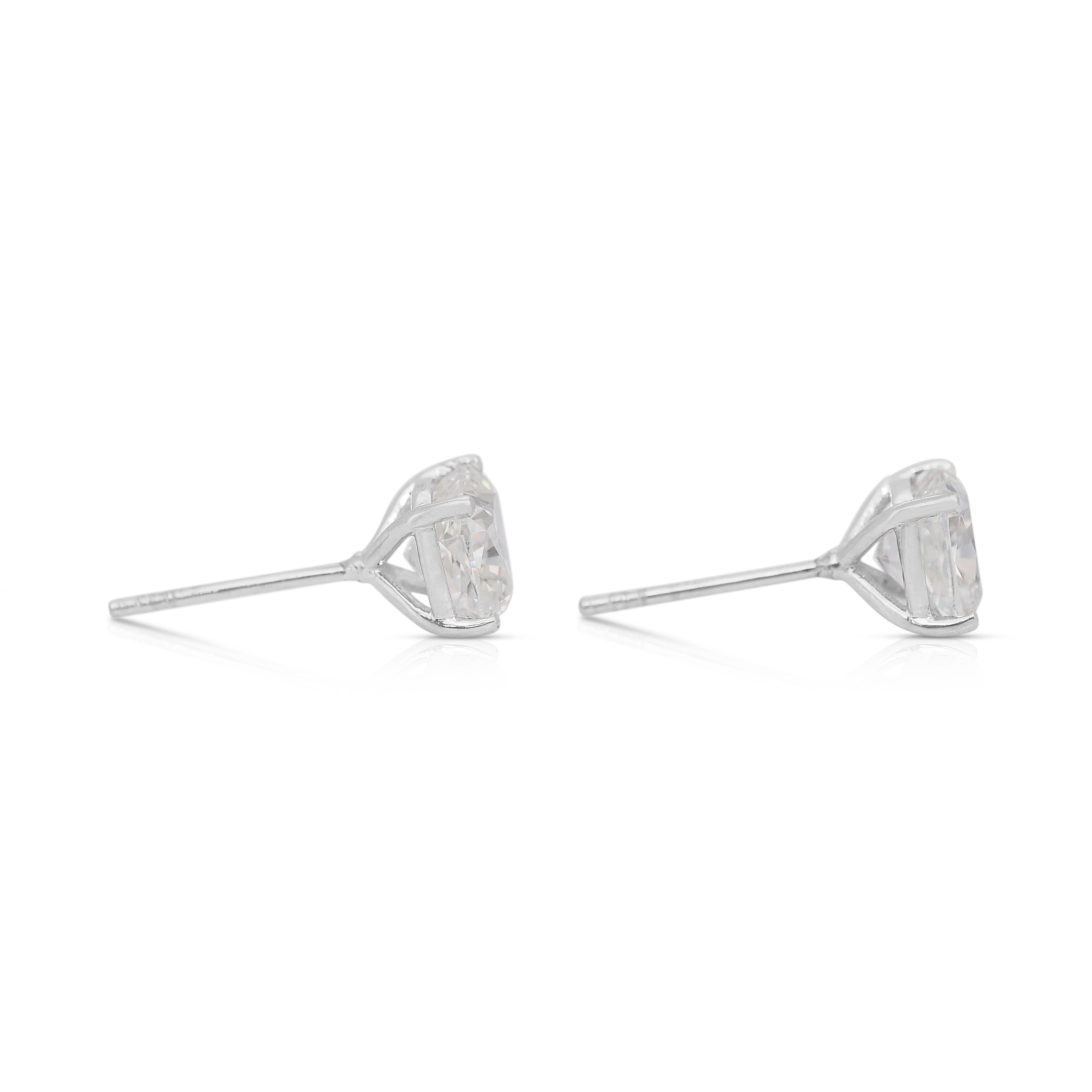 Timeless 3.07ct Diamonds Stud Earrings in 18k White Gold - IGI Certified In New Condition For Sale In רמת גן, IL