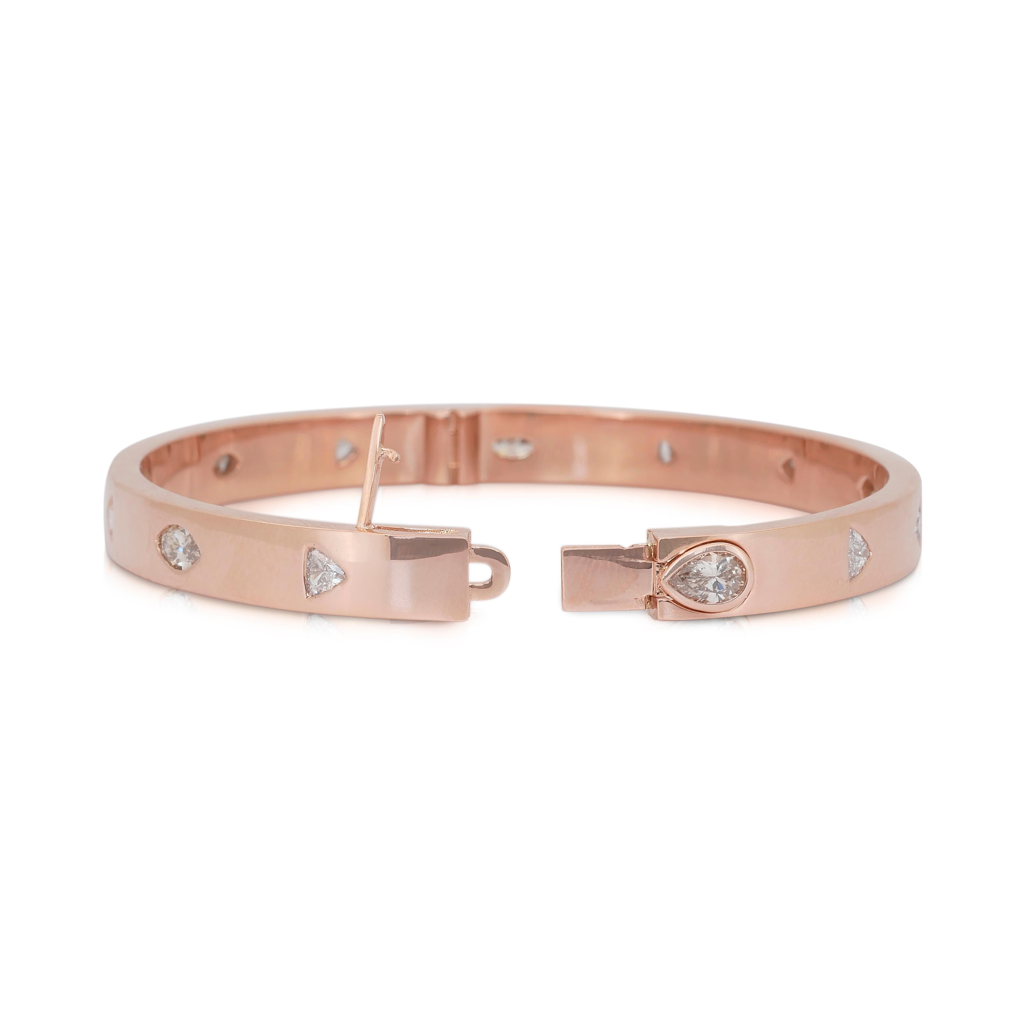 Timeless 3.47ct Diamonds Bangle in 18k Rose Gold - IGI Certified en venta 3