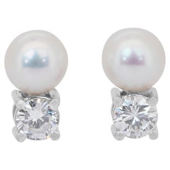 Orecchini senza tempo con perle coltivate dei mari del sud e diamanti da 3,91 carati