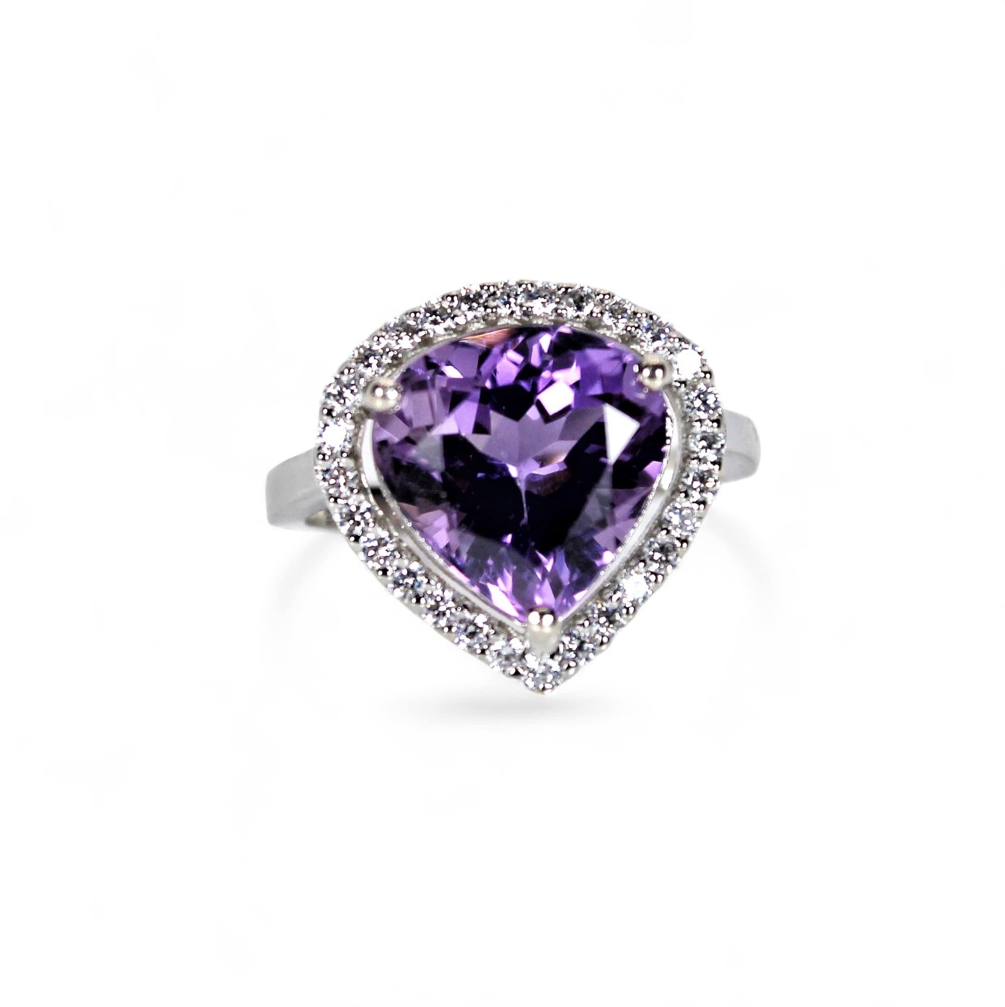 Pear Cut Timeless 5.35 Carat Pear Shaped Amethyst Ring For Sale