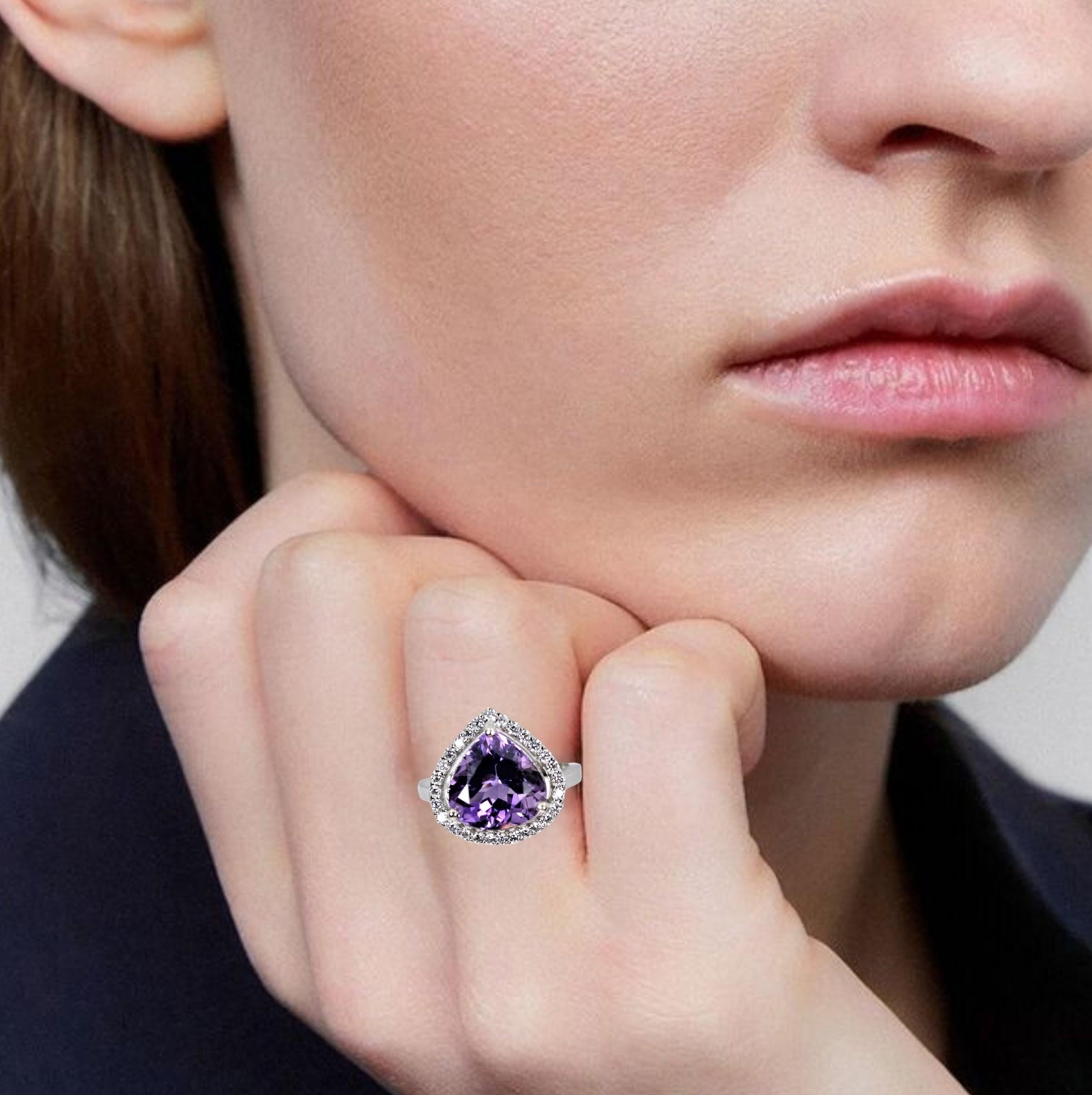 Timeless 5.35 Carat Pear Shaped Amethyst Ring In New Condition For Sale In Vadgam, GJ