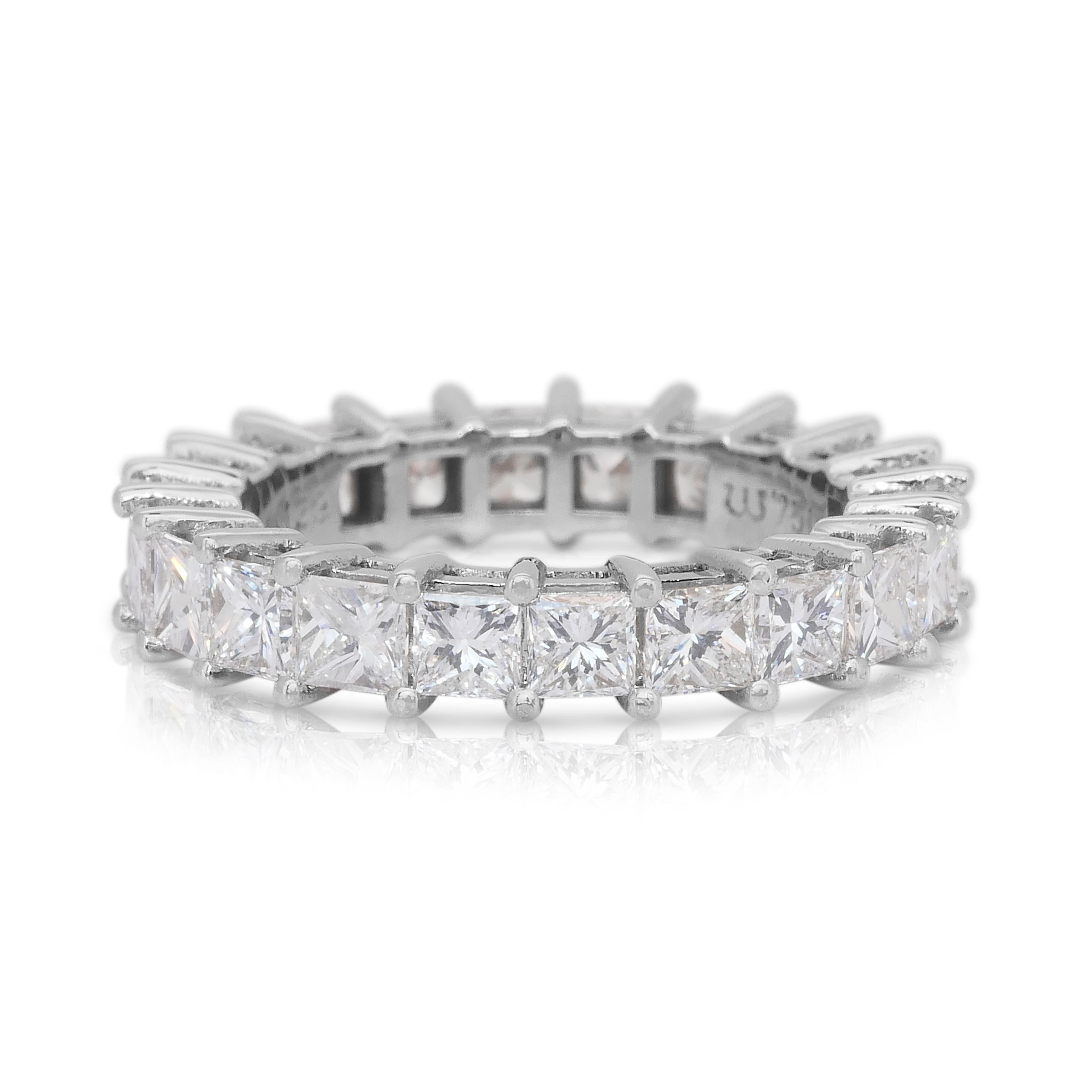 Bague intemporelle en or blanc 18k sertie de 5,55ct de diamants - Certifiée IGI en vente 1