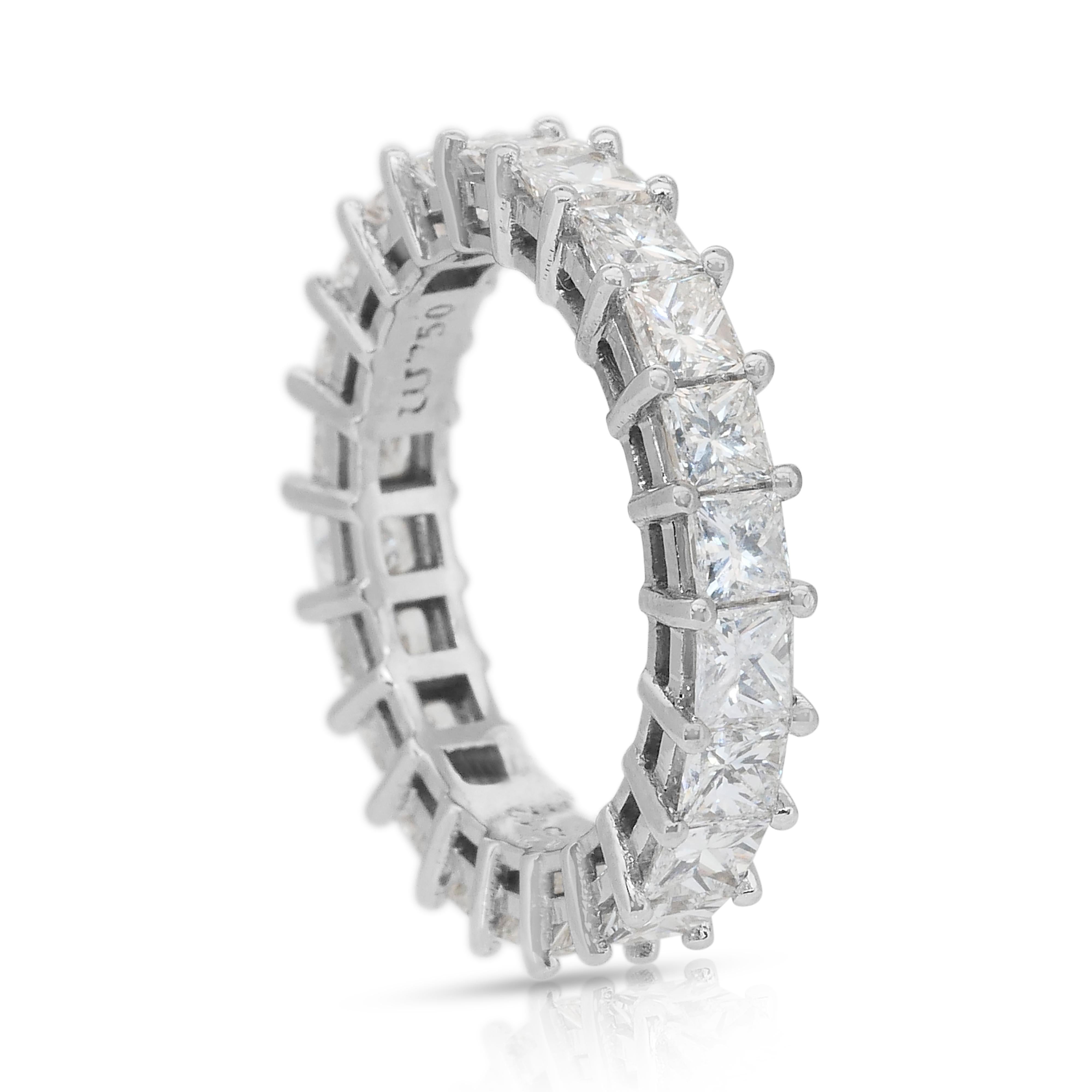 Bague intemporelle en or blanc 18k sertie de 5,55ct de diamants - Certifiée IGI en vente 3