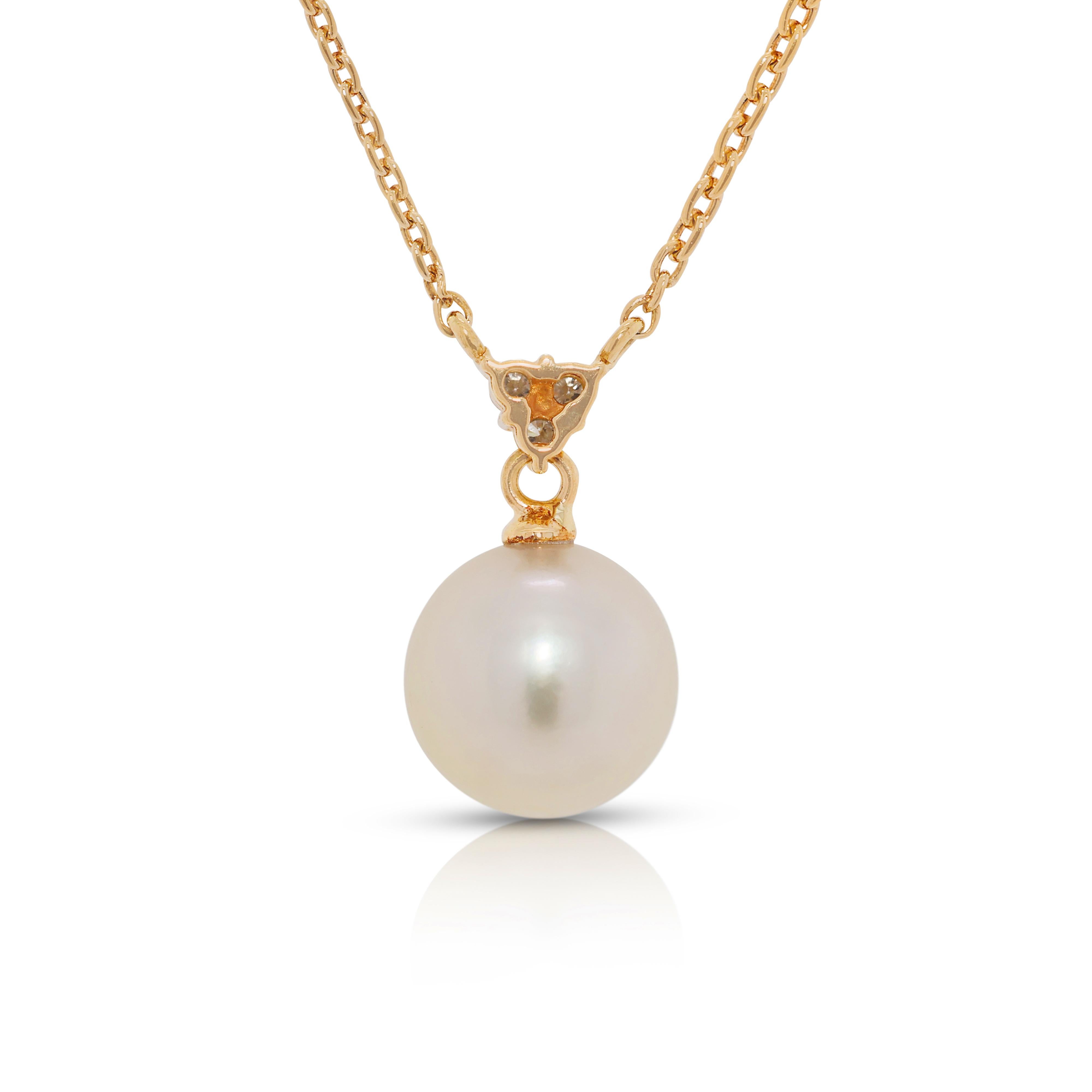 Timeless 7.9MM Pearl & 0.03ct Natural Diamond Necklace in 18K Yellow Gold For Sale 1