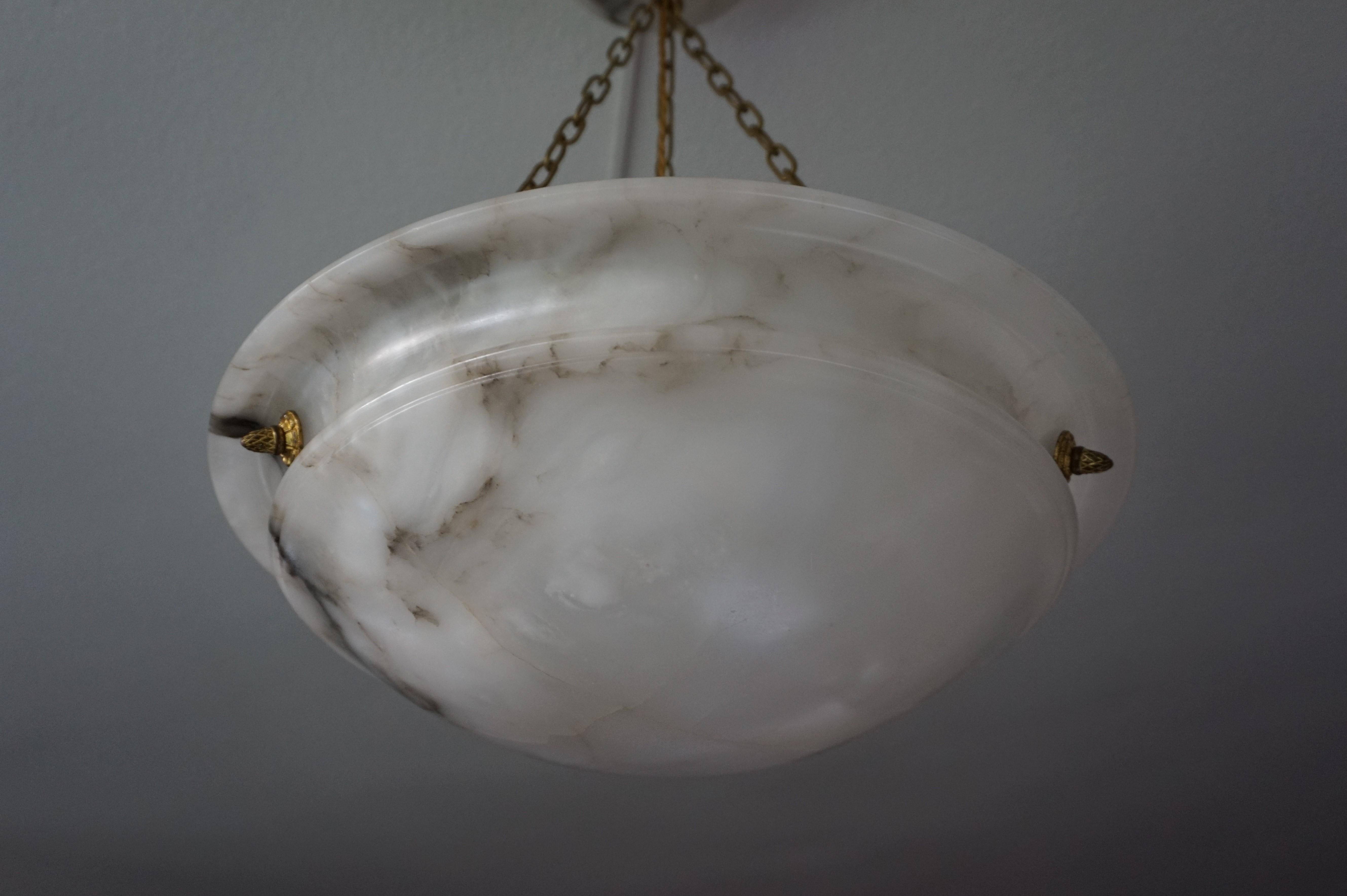 Timeless Alabaster and Bronze French Art Deco Pendant Light / Chandelier, 1920 5