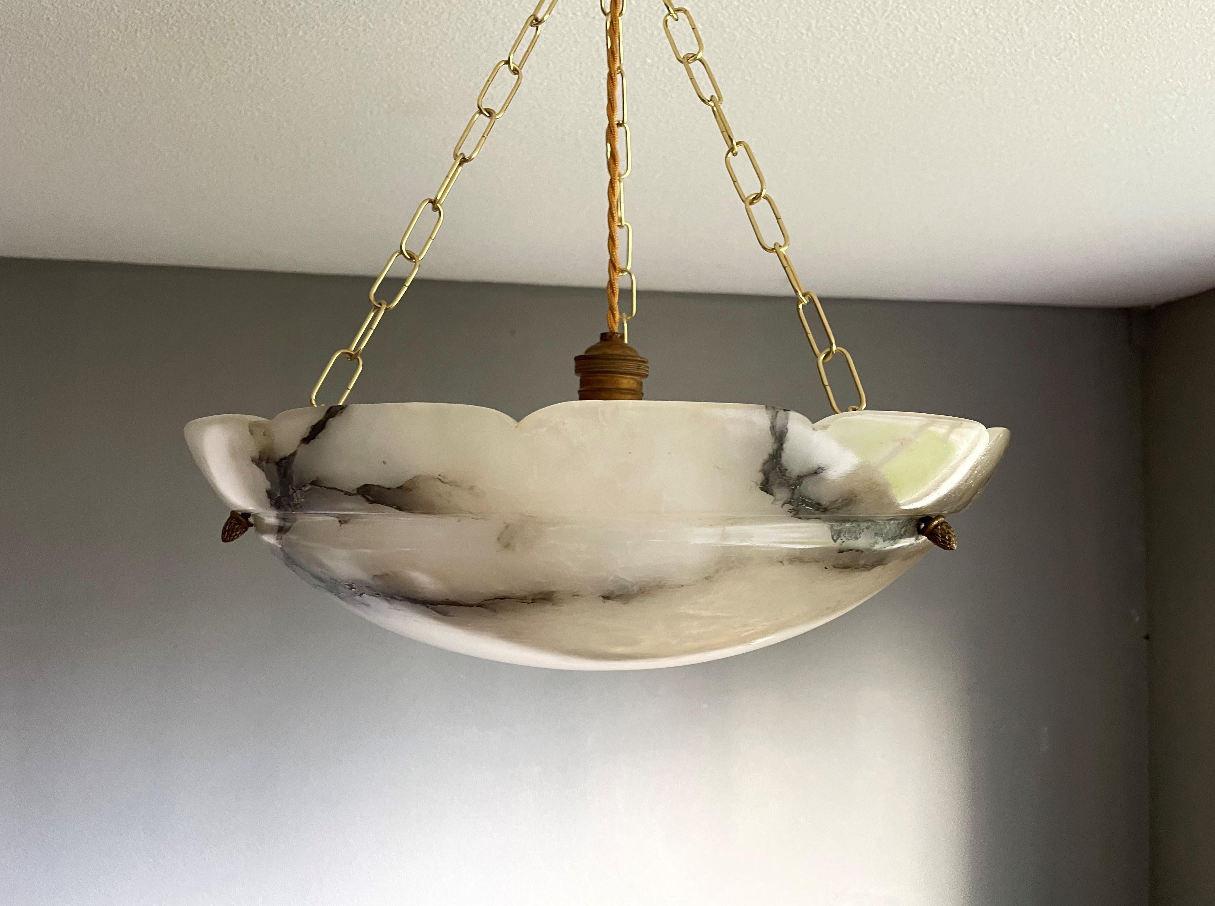 Timeless Alabaster and Bronze French Art Deco Pendant Light / Chandelier, 1920 6