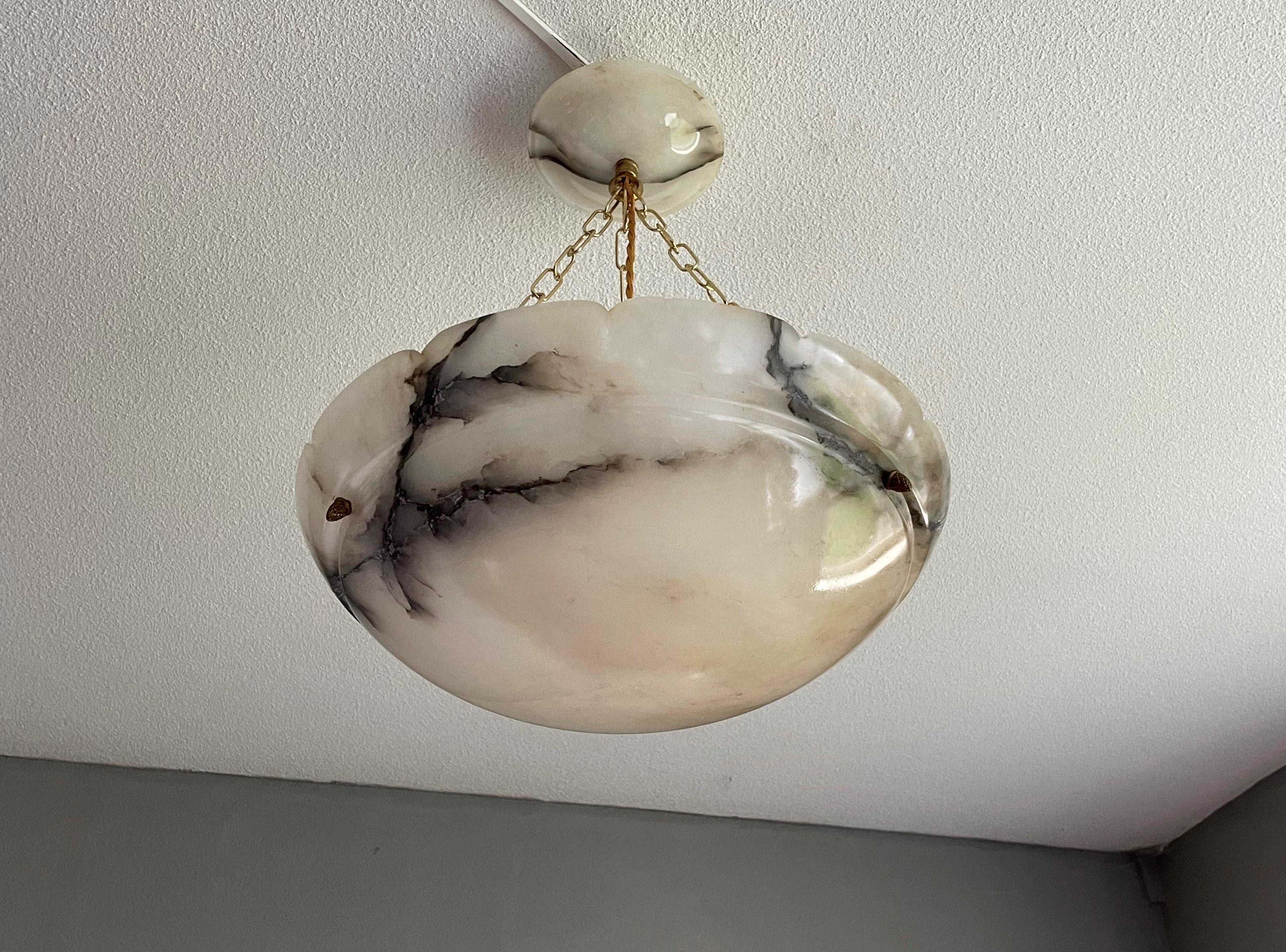 Timeless Alabaster and Bronze French Art Deco Pendant Light / Chandelier, 1920 10