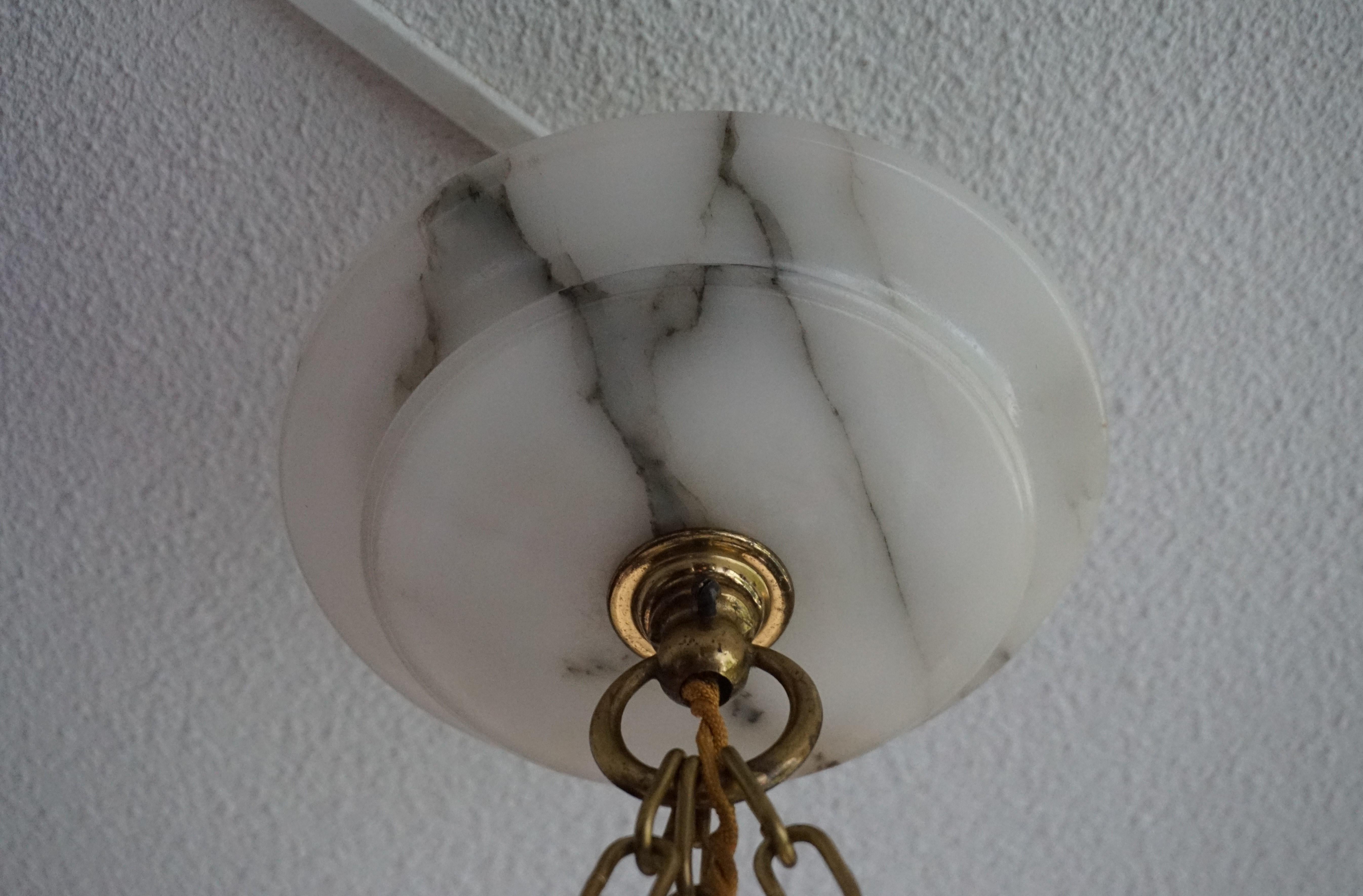 Timeless Alabaster and Bronze French Art Deco Pendant Light / Chandelier, 1920 3