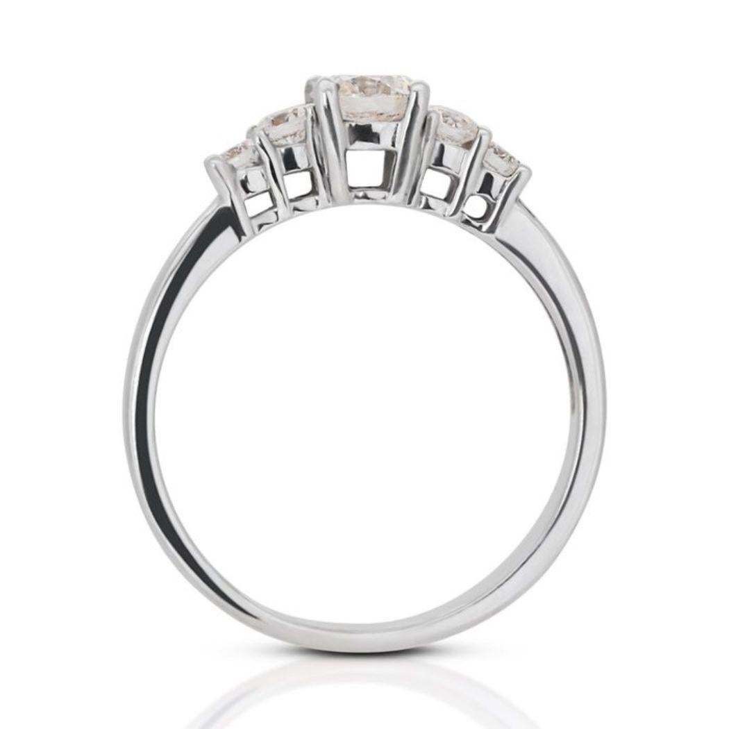 Timeless Allure: Enchanting 0.71ct Diamond Ring in 18K White Gold In New Condition For Sale In רמת גן, IL