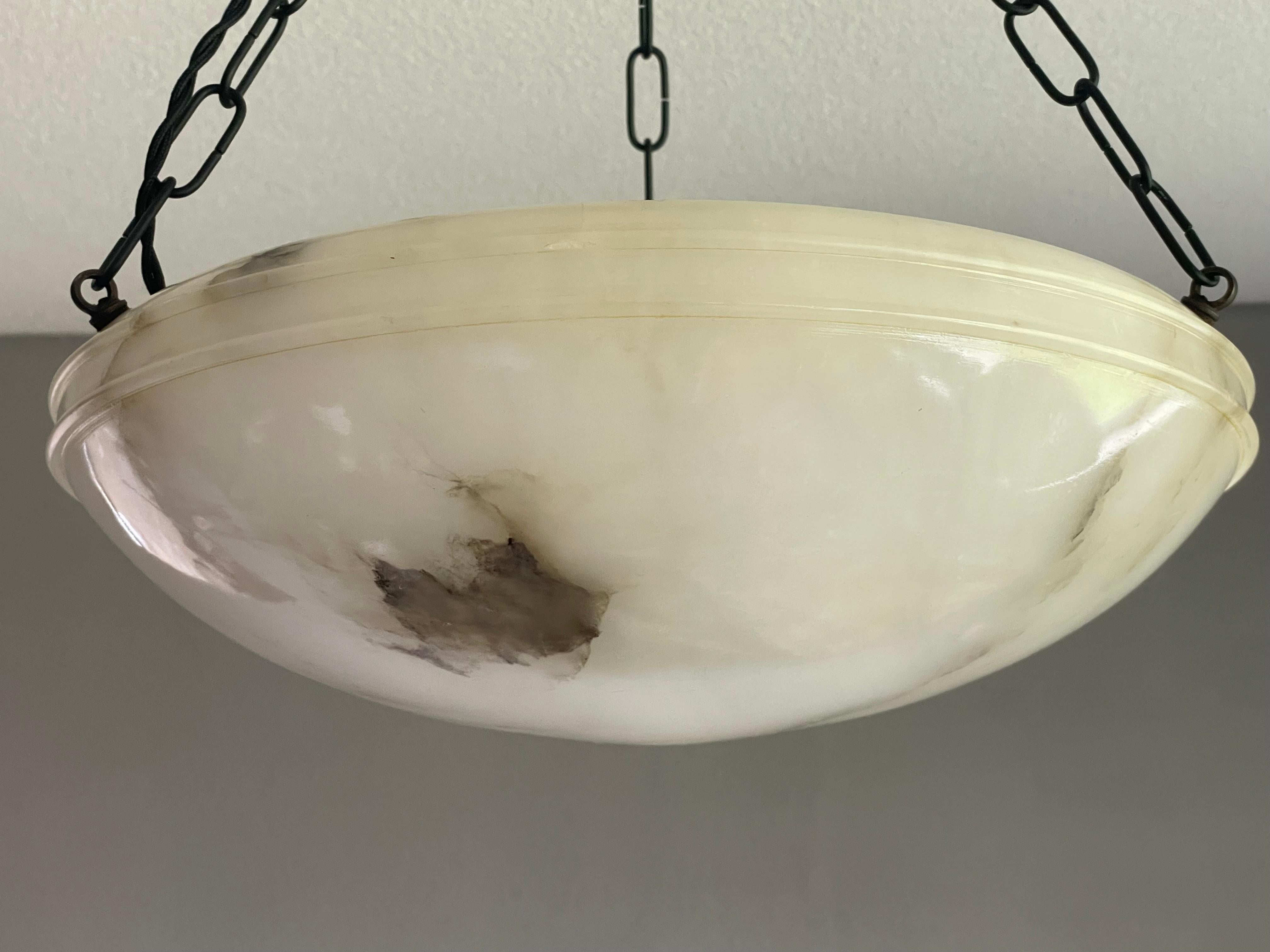 Timeless Art Deco Design Alabaster Pendant / Light Fixture Great Condition, 1920 In Excellent Condition In Lisse, NL