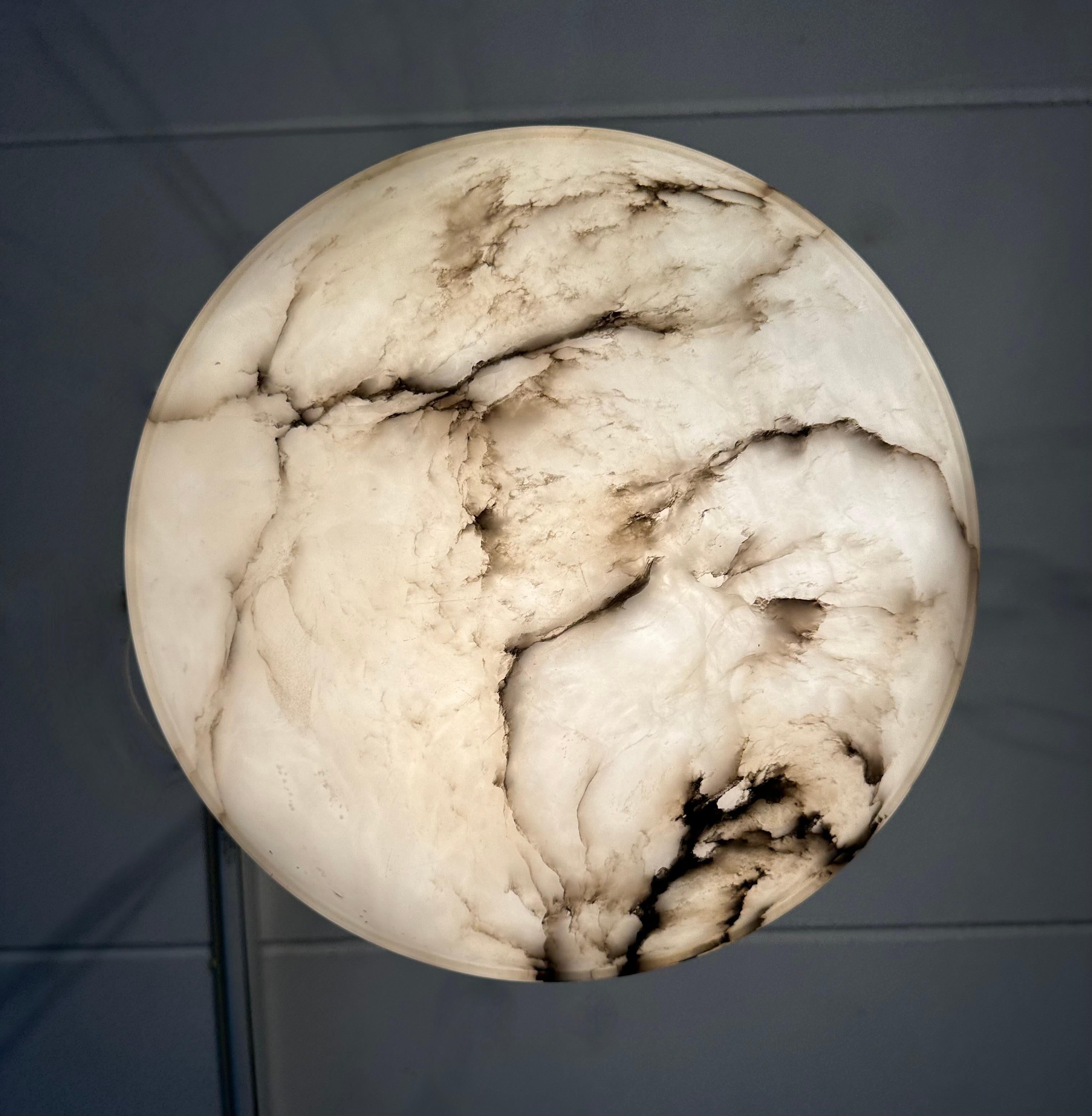 Timeless Art Deco Design Large Alabaster Pendant Light in Good Condition 1910 8