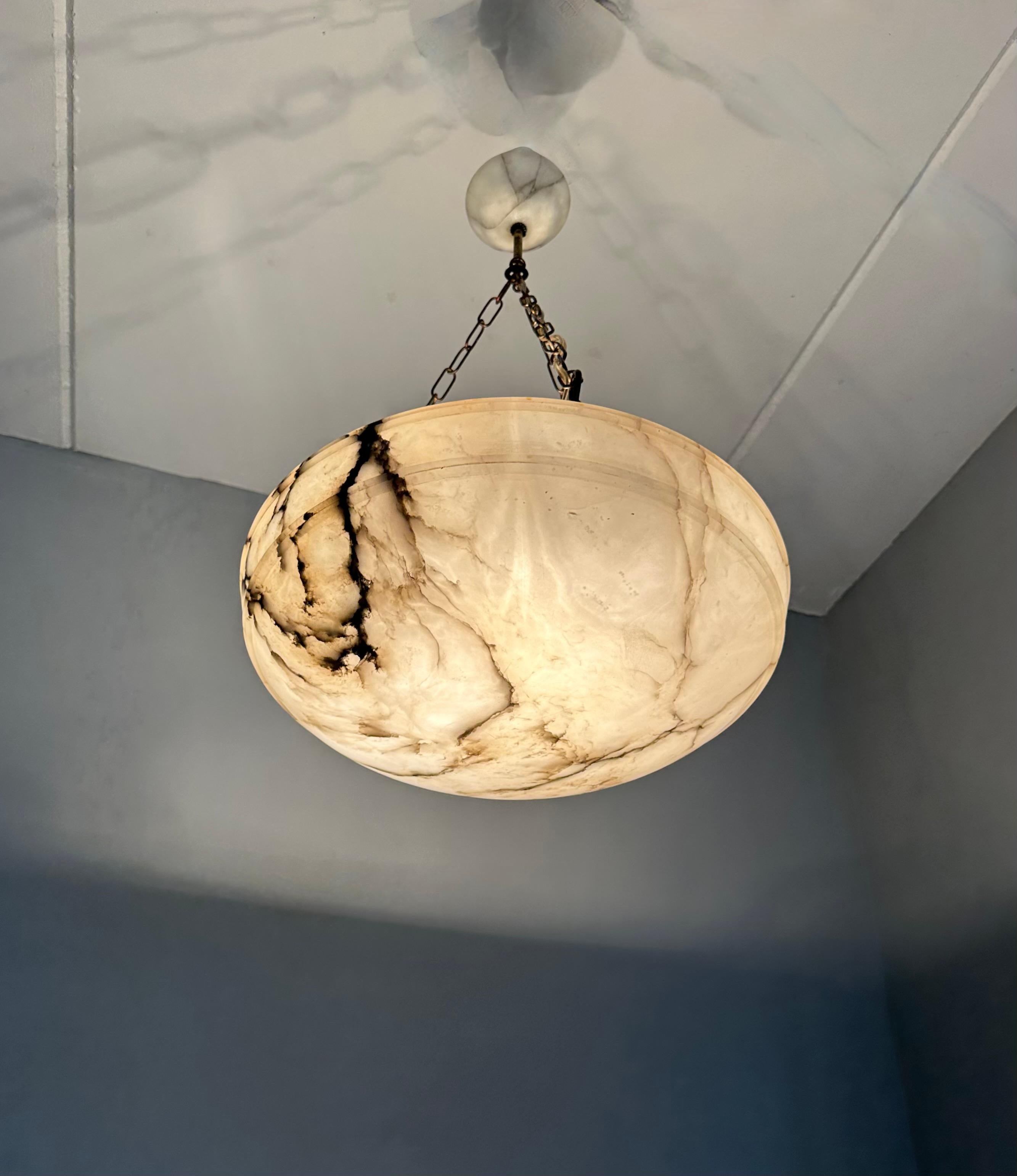 Timeless Art Deco Design Large Alabaster Pendant Light in Good Condition 1910 12