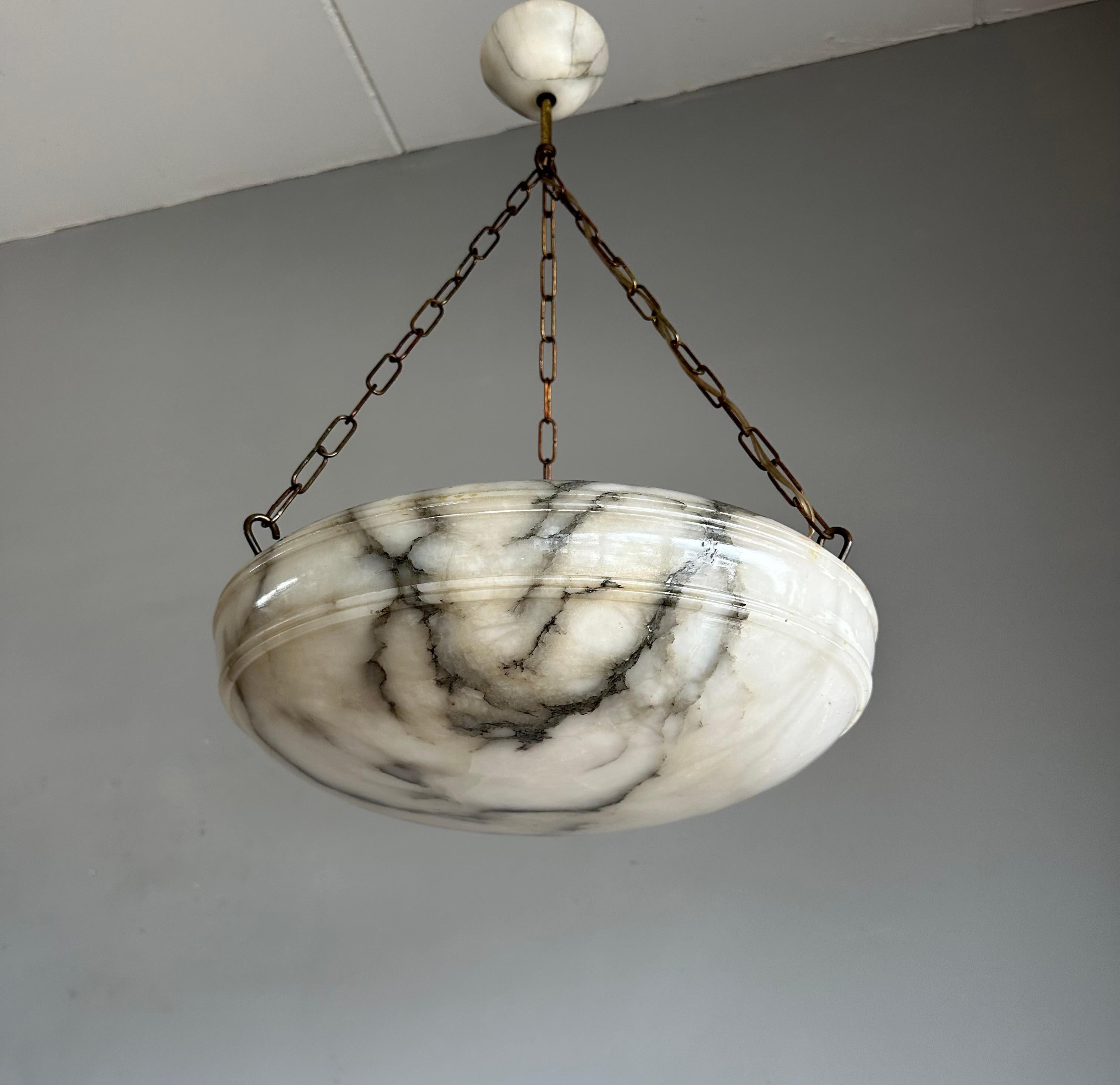 French Timeless Art Deco Design Large Alabaster Pendant Light in Good Condition 1910