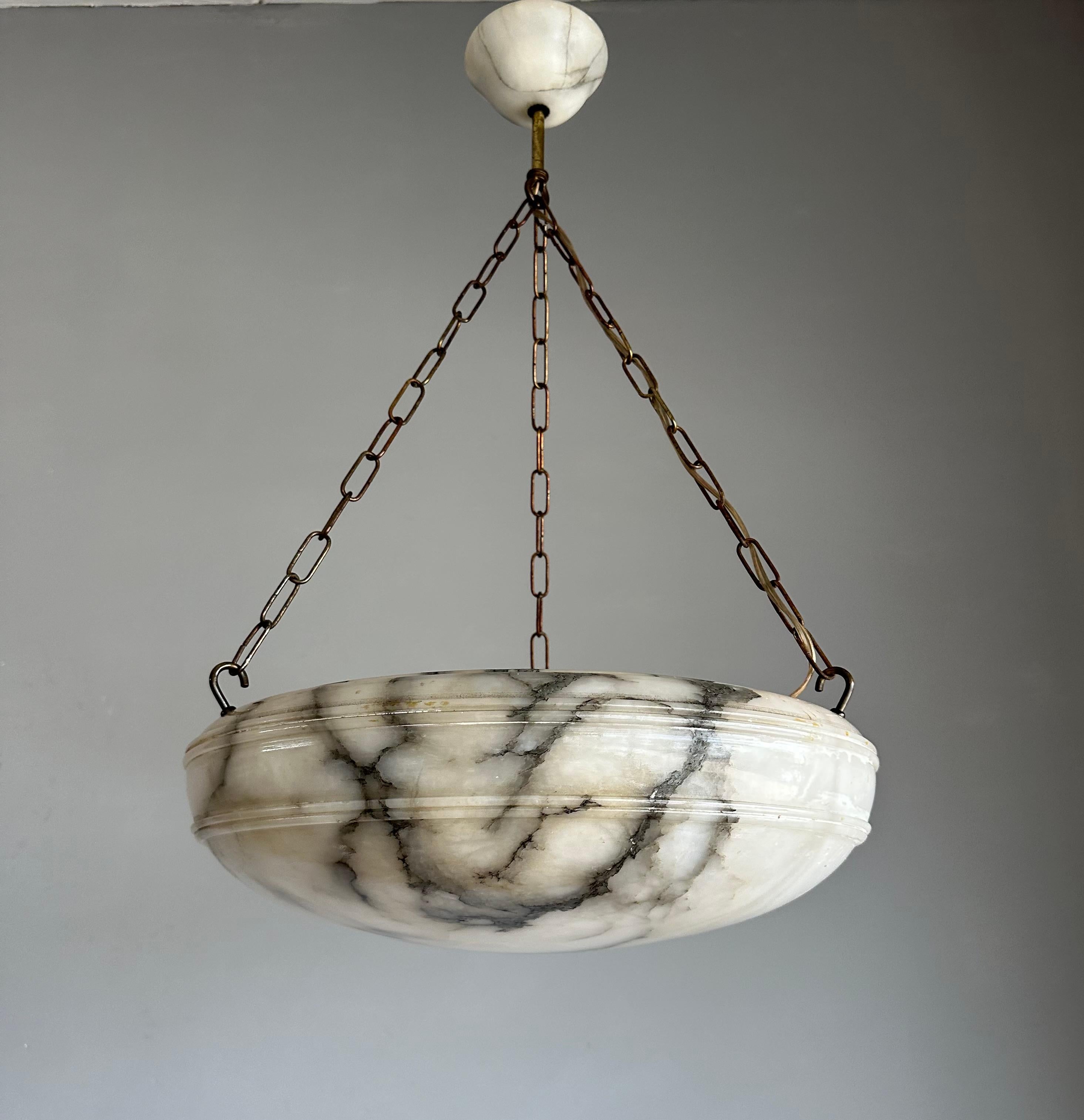 Timeless Art Deco Design Large Alabaster Pendant Light in Good Condition 1910 2