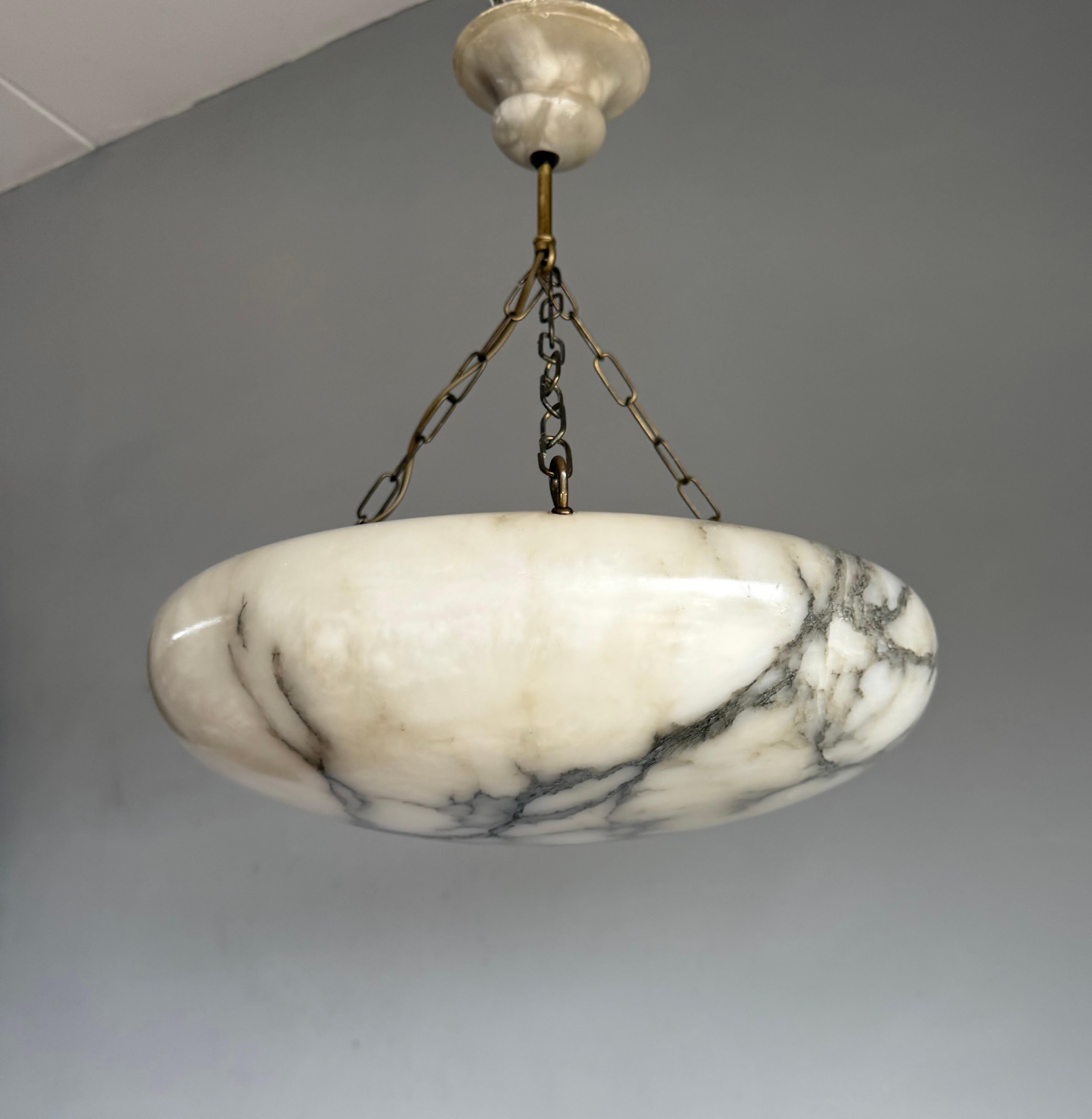 Timeless Art Deco Design Large Alabaster Suspension Light en bon état 1920 en vente 3