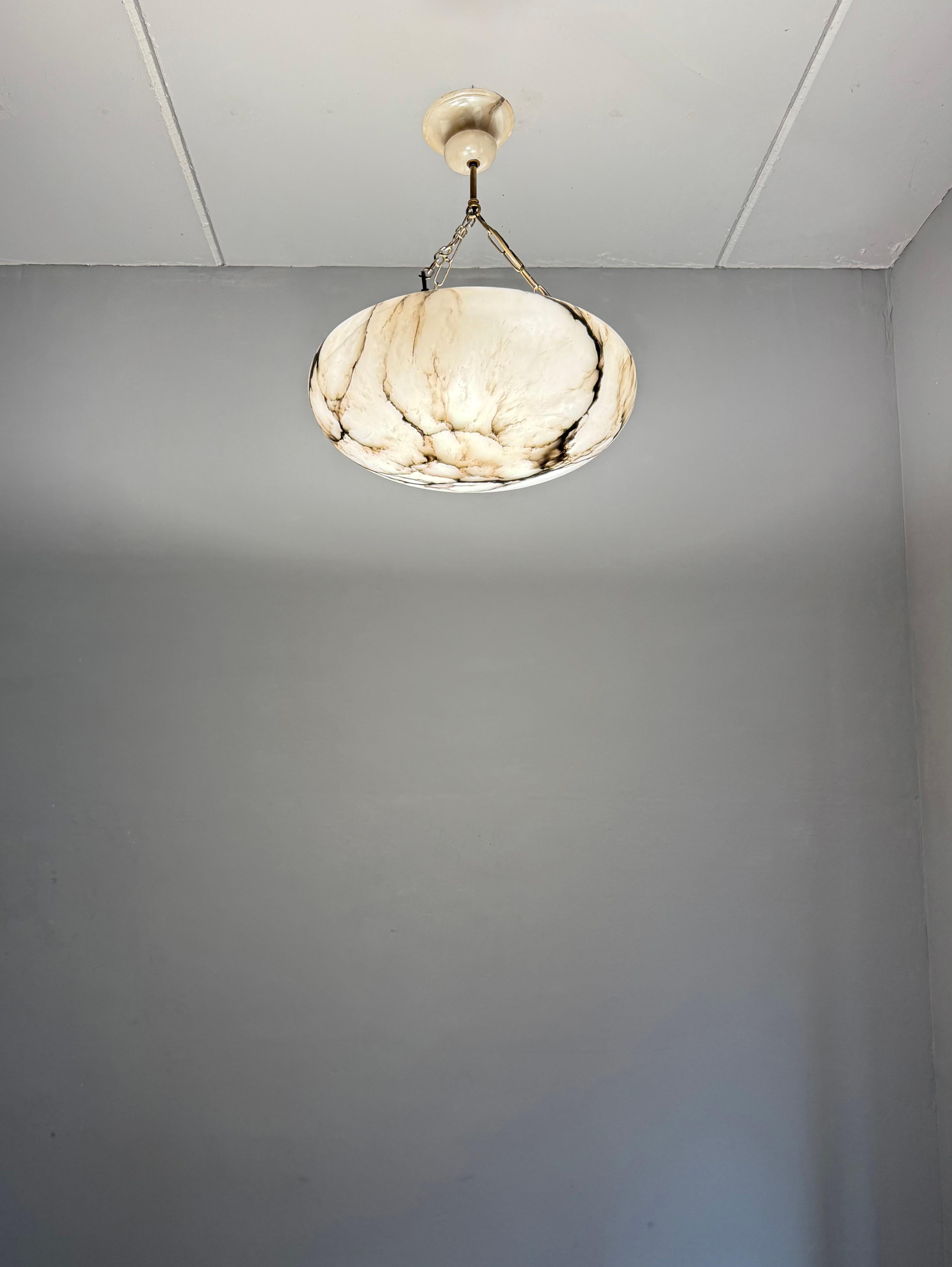 Timeless Art Deco Design Large Alabaster Suspension Light en bon état 1920 en vente 10