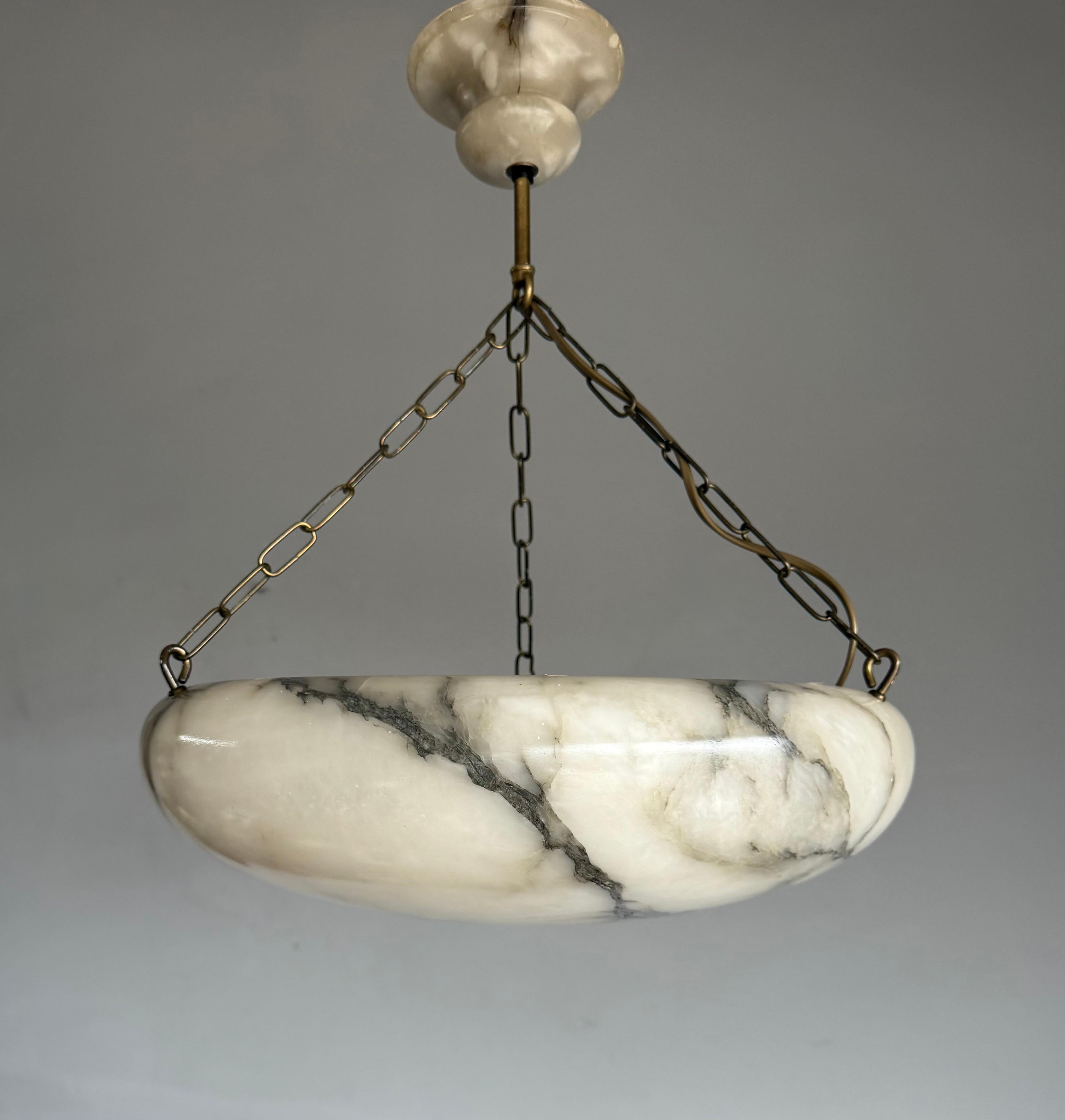 Art déco Timeless Art Deco Design Large Alabaster Suspension Light en bon état 1920 en vente