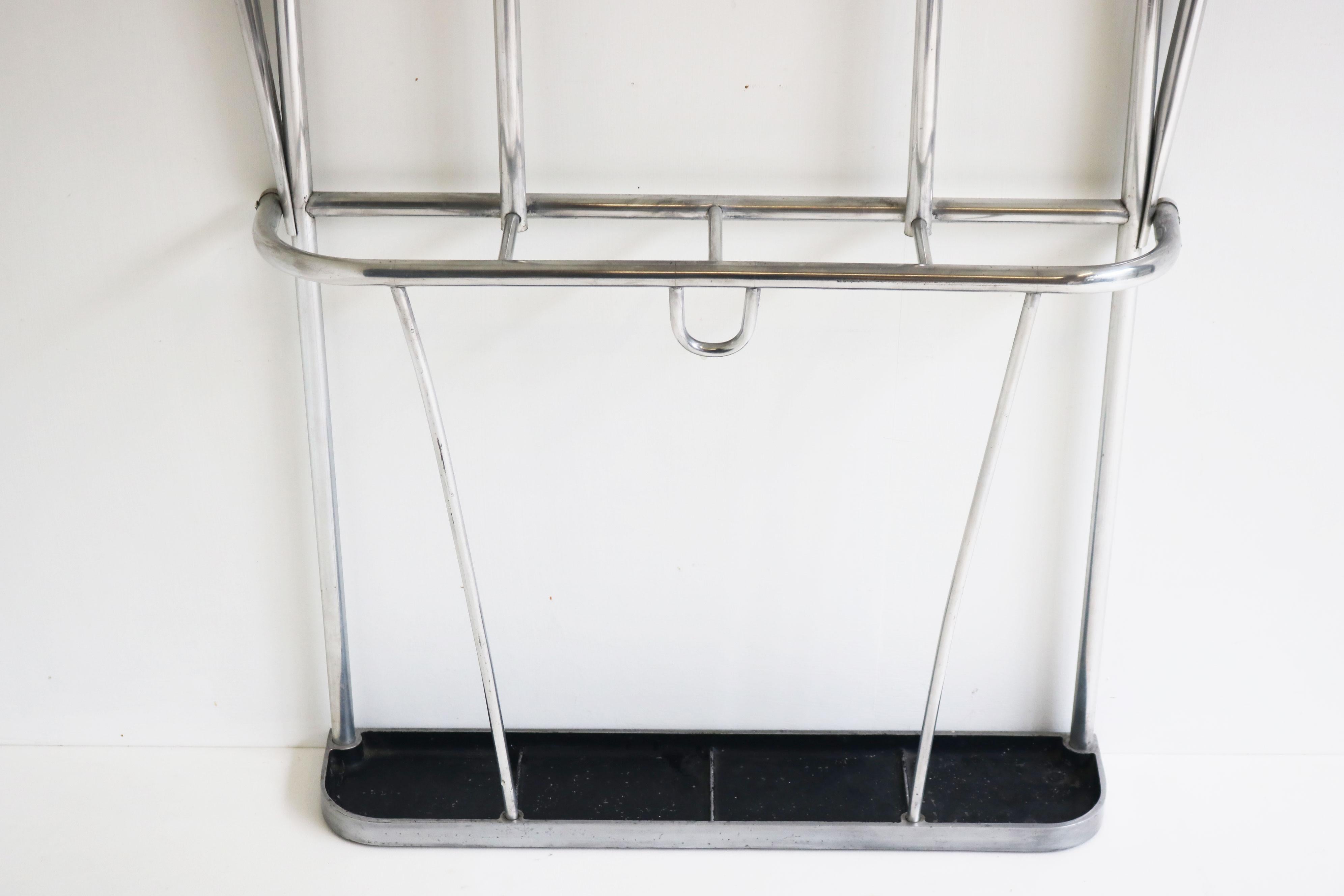 Timeless Art Deco Polished Aluminum Hall Tree Umbrella Stand Coat Rack Bauhaus In Good Condition For Sale In Ijzendijke, NL