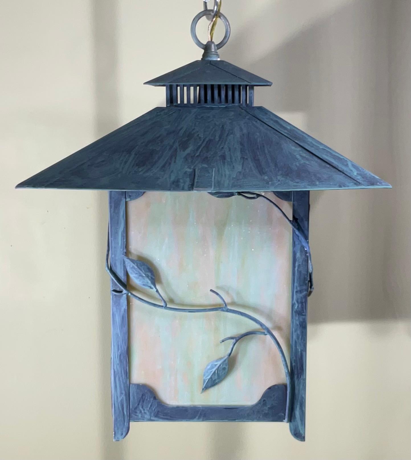 Laiton Beauté Timeless : Lanterne en laiton massif et verre d'art  16,5 x 16,5 x 21 cm de haut en vente