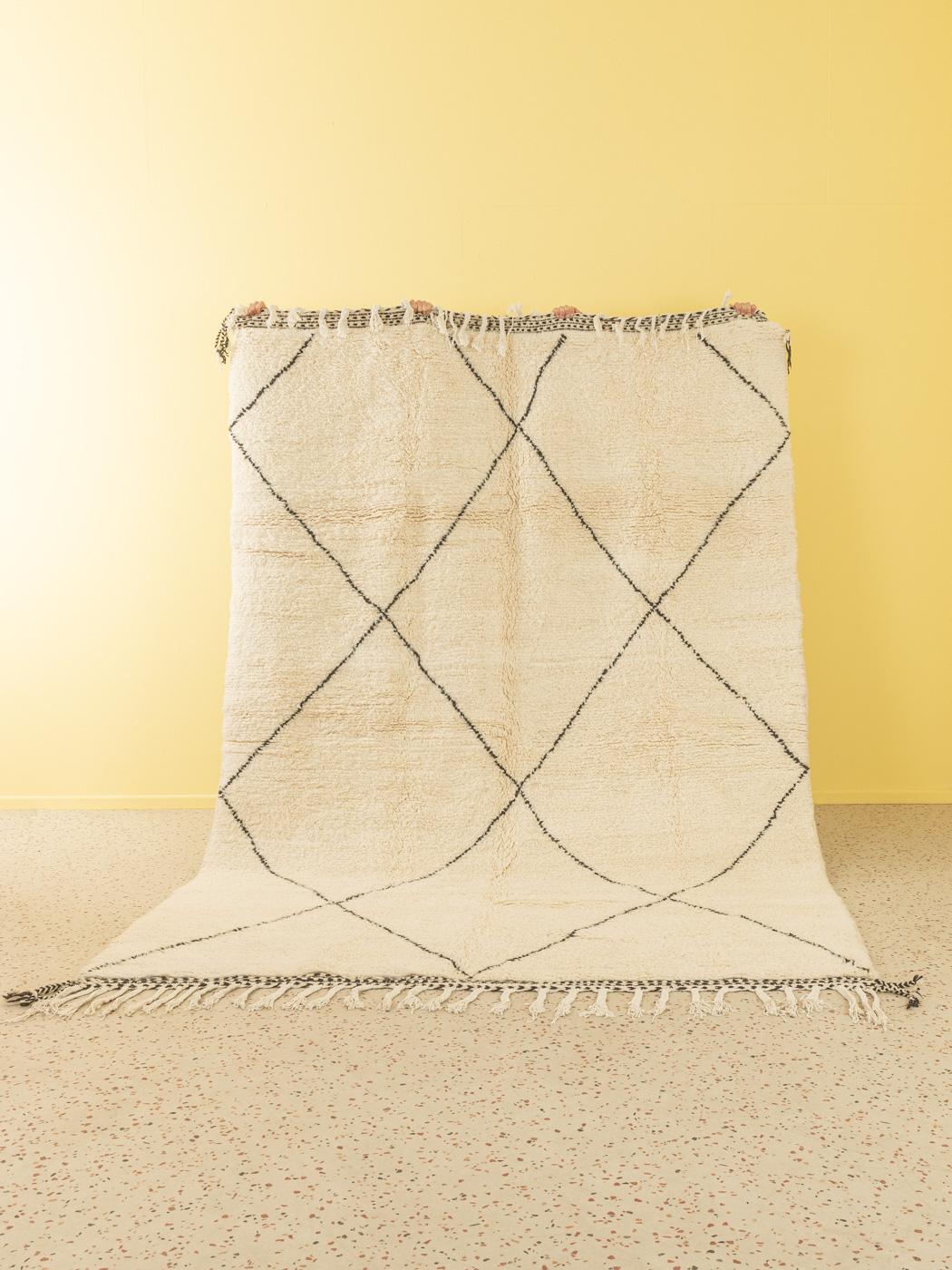 Timeless Beni is a contemporary 100% wool rug – thick and soft, comfortable underfoot. Our Berber rugs are handwoven and handknotted by Amazigh women in the Atlas Mountains. These communities have been crafting rugs for thousands of years. One knot