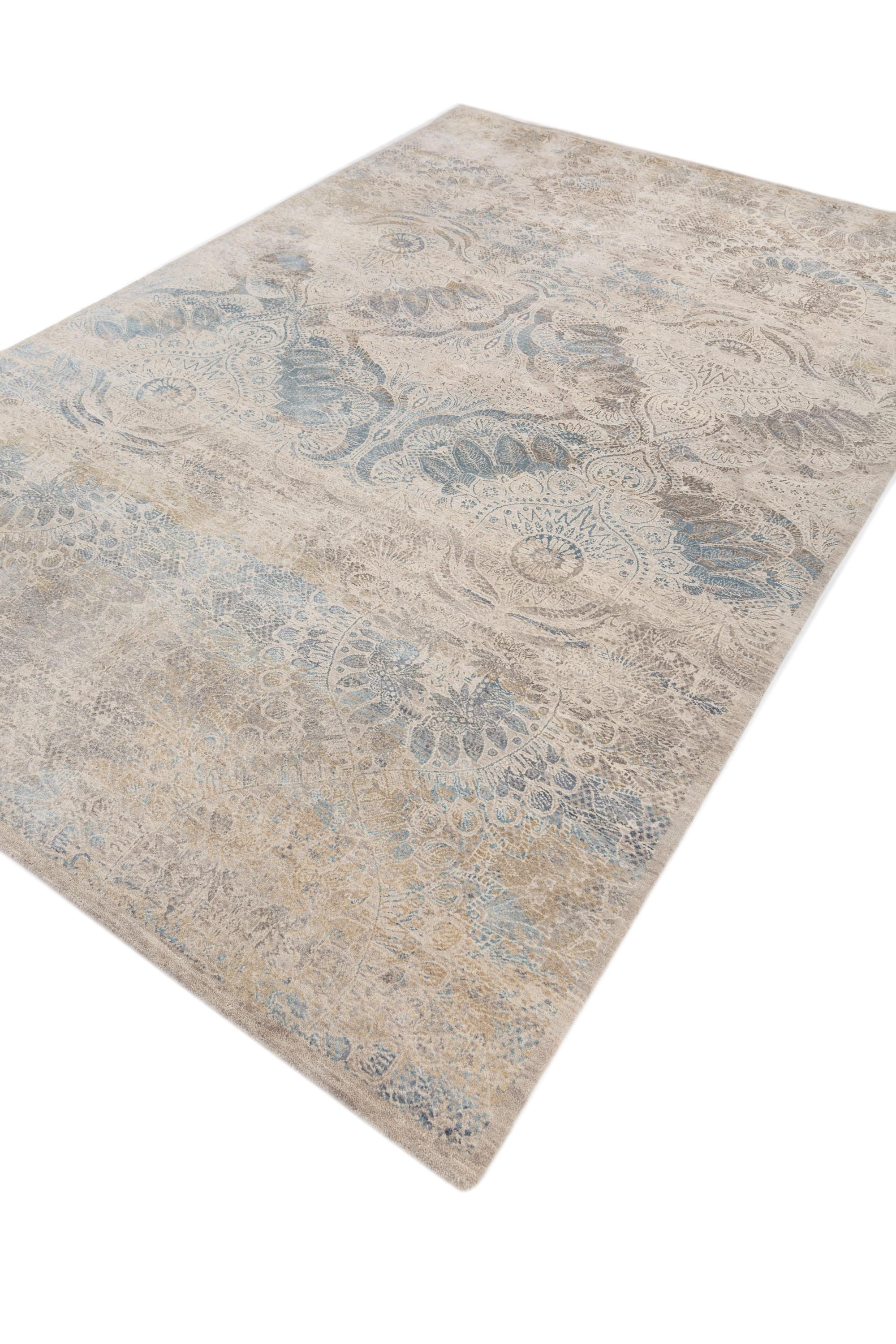 Tibetan Timeless bloom classic gray & linen white 195X295 cm handknotted rug For Sale