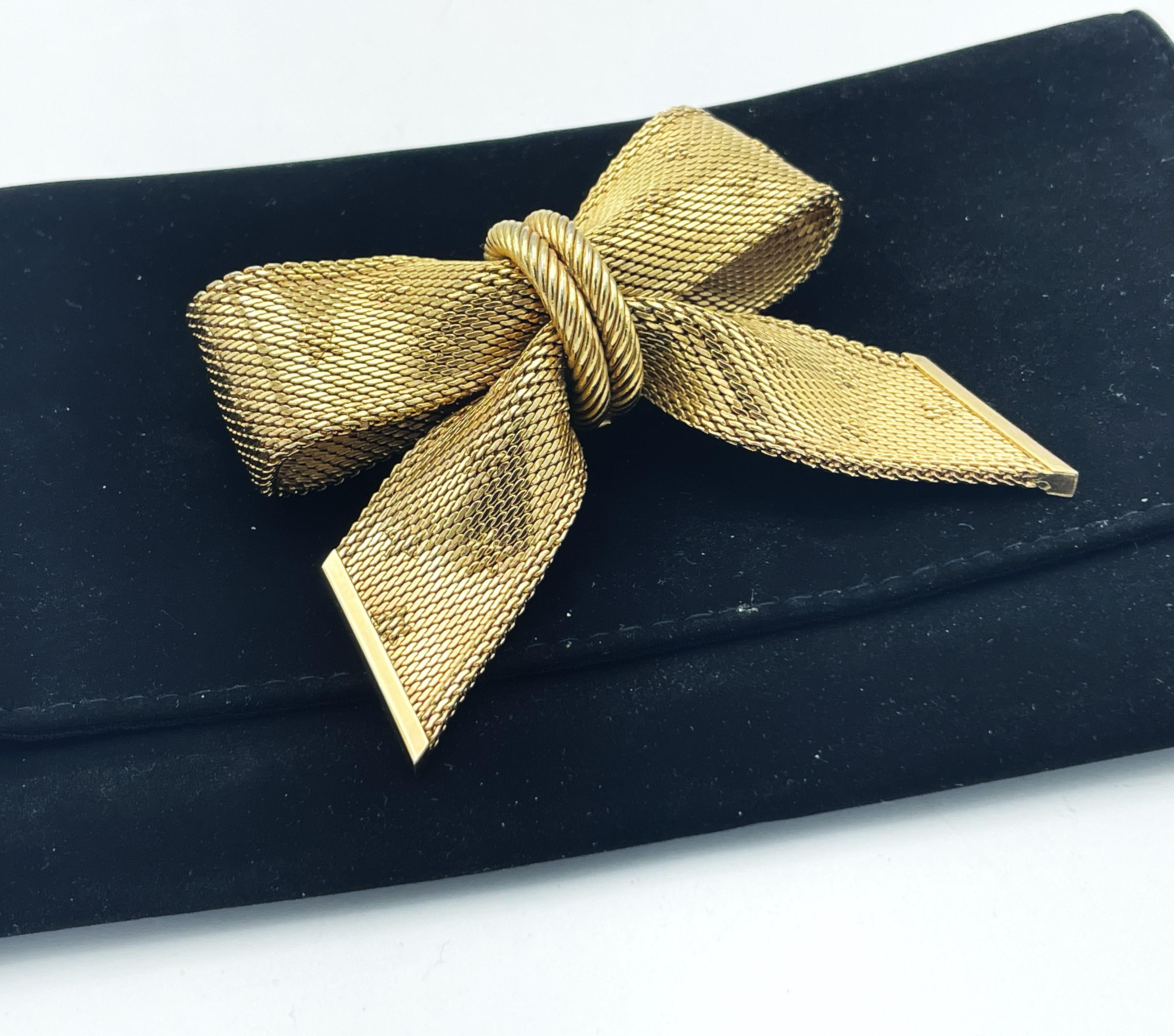 Broche Timeless en forme de nœud par Christian Dior, signée 1964 Allemagne en vente 8
