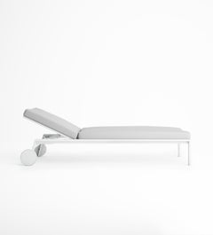 Chaise Longue senza tempo in grigio di Borja Garcia & José A. Blasco